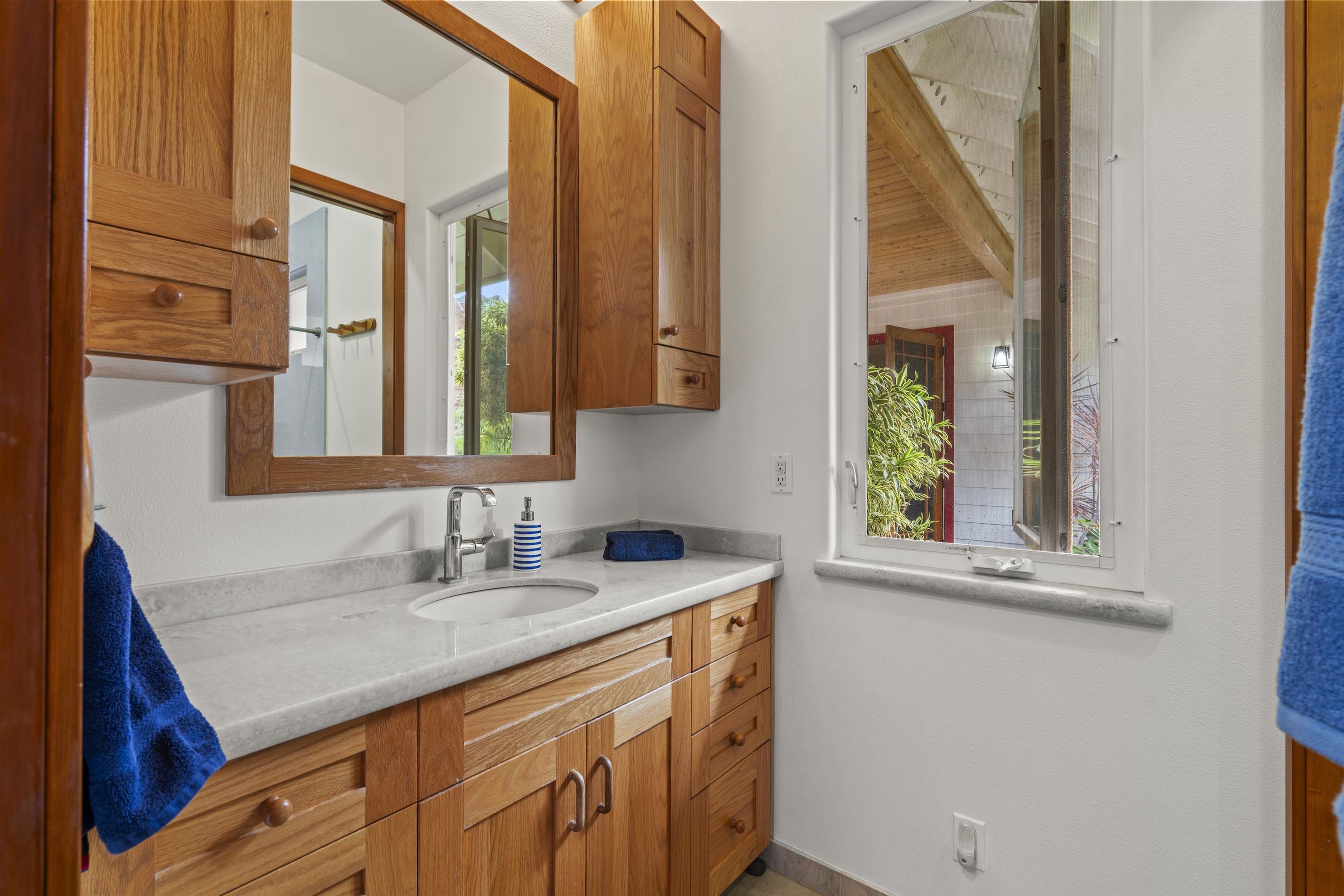 70  Iliahi Way Launiupoko, Lahaina home - photo 28 of 50