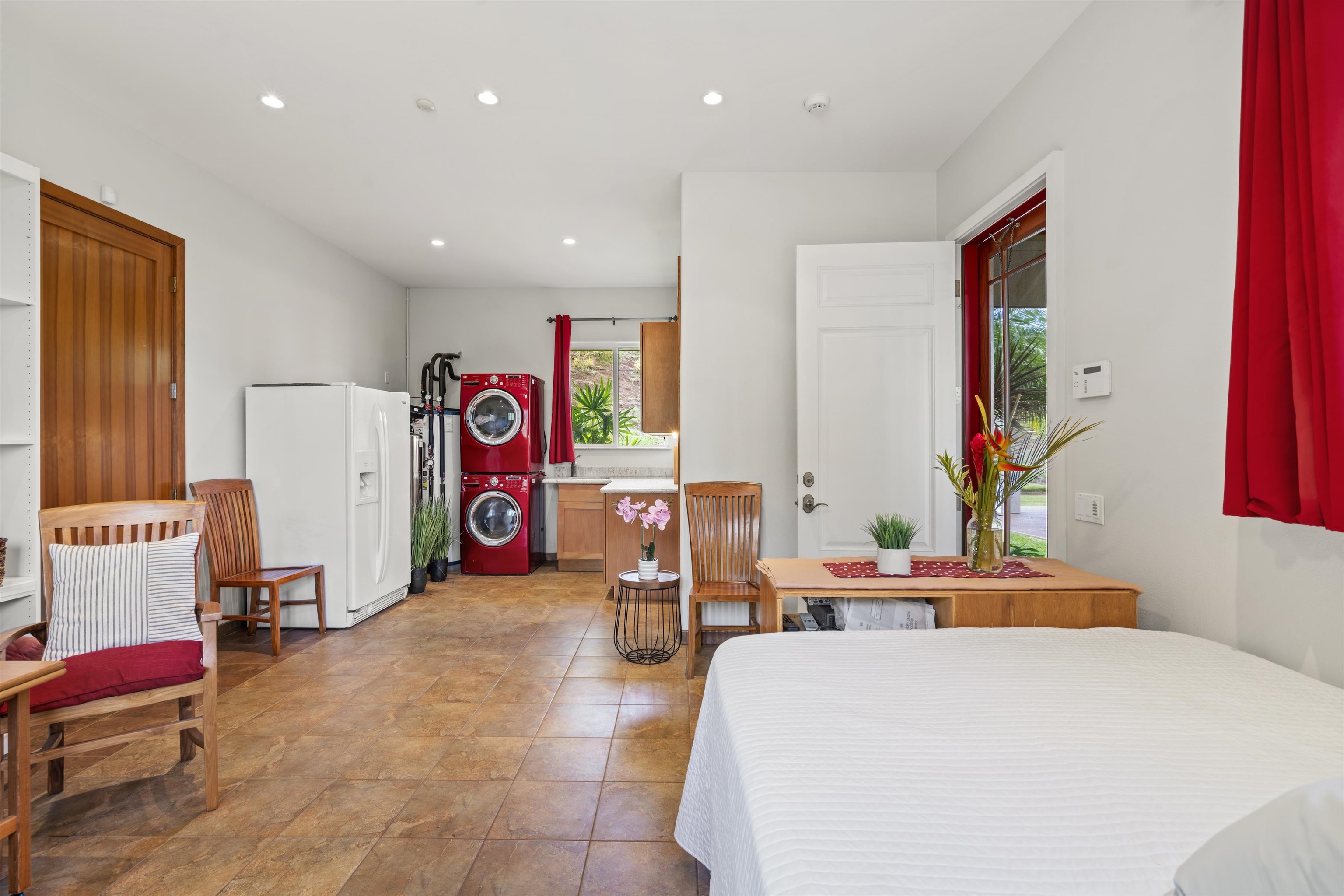 70  Iliahi Way Launiupoko, Lahaina home - photo 35 of 50