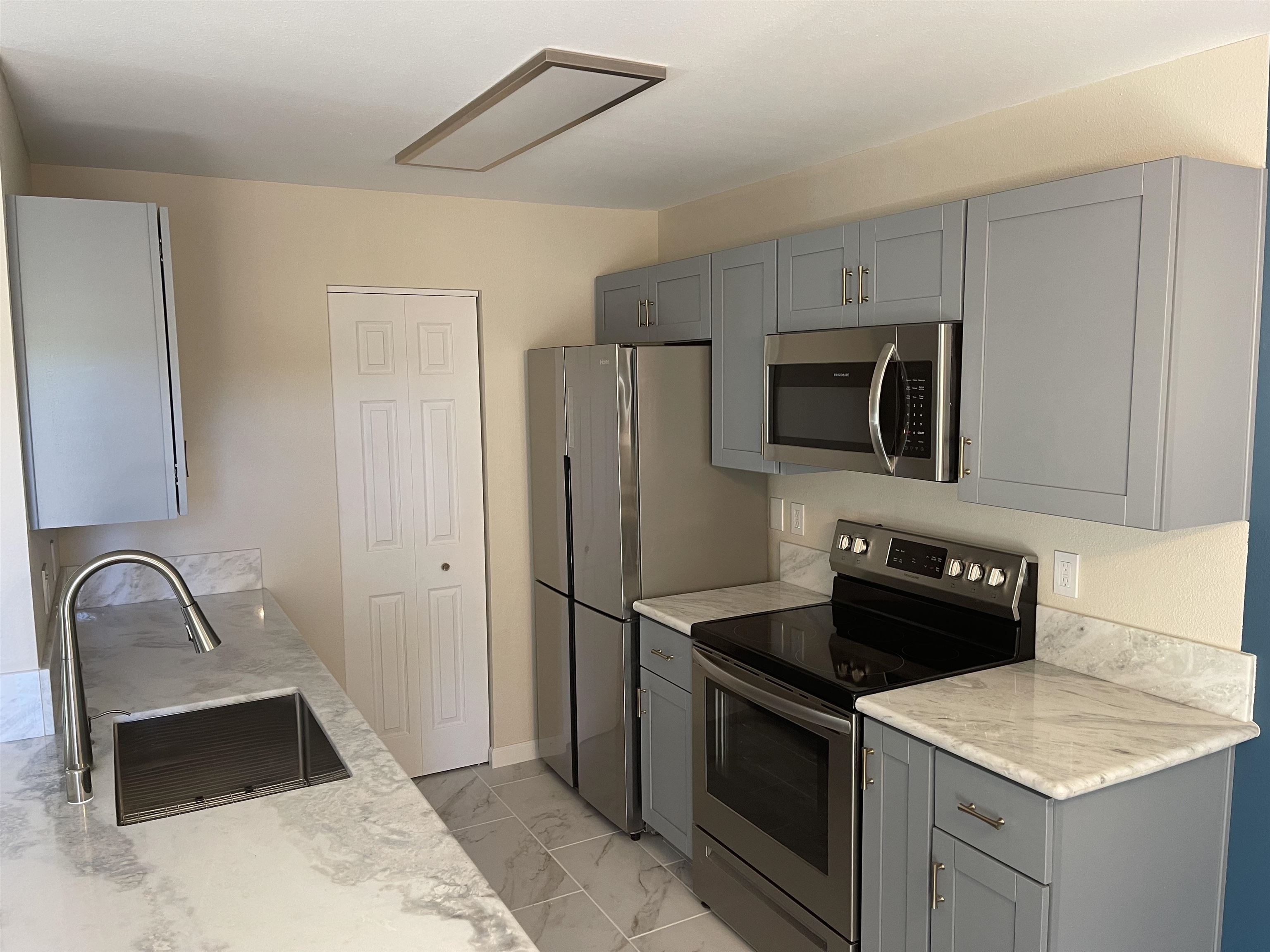 Iao Parkside I condo # 14-104, Wailuku, Hawaii - photo 3 of 21