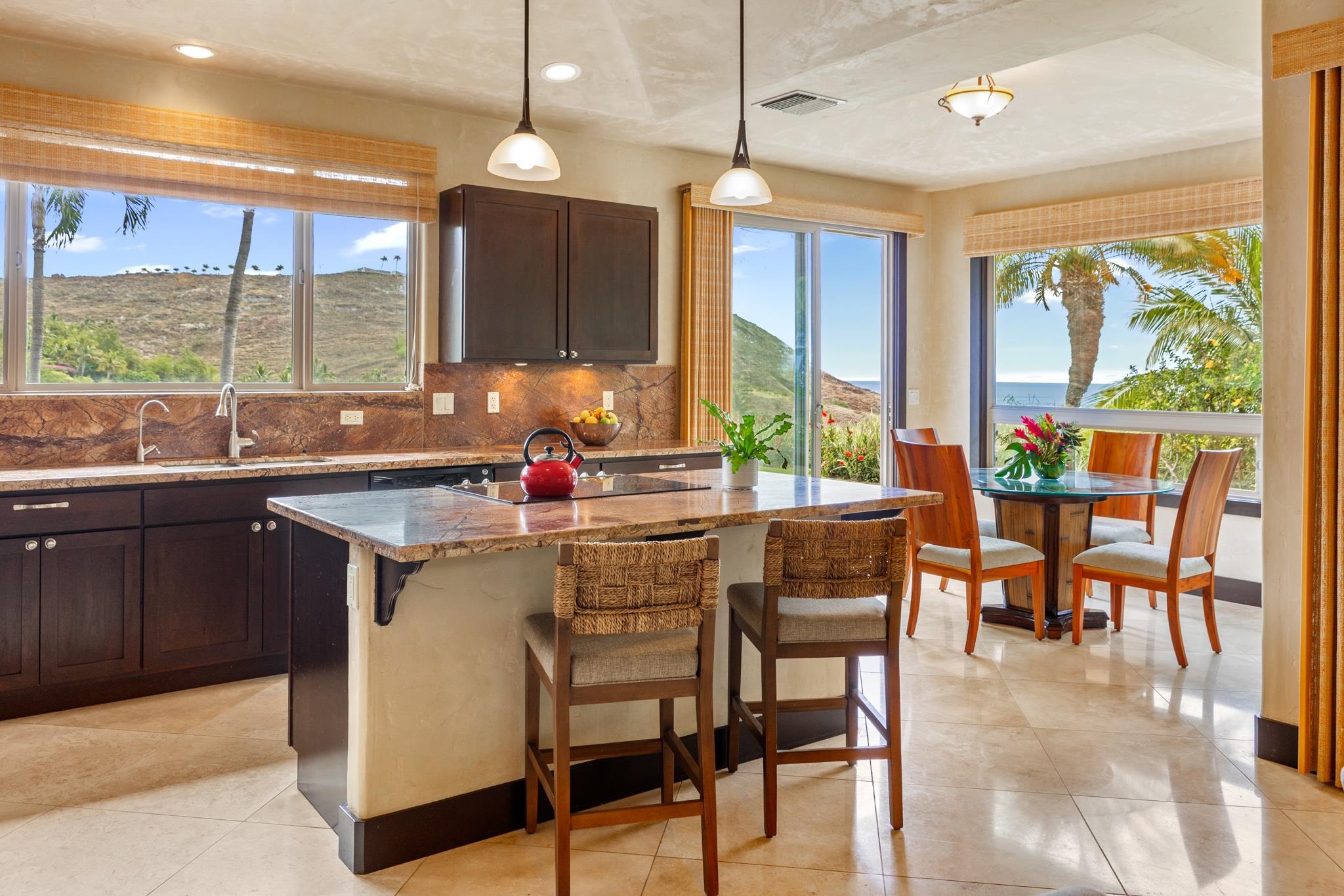 70  Wailau Pl Launiupoko, Lahaina home - photo 4 of 36