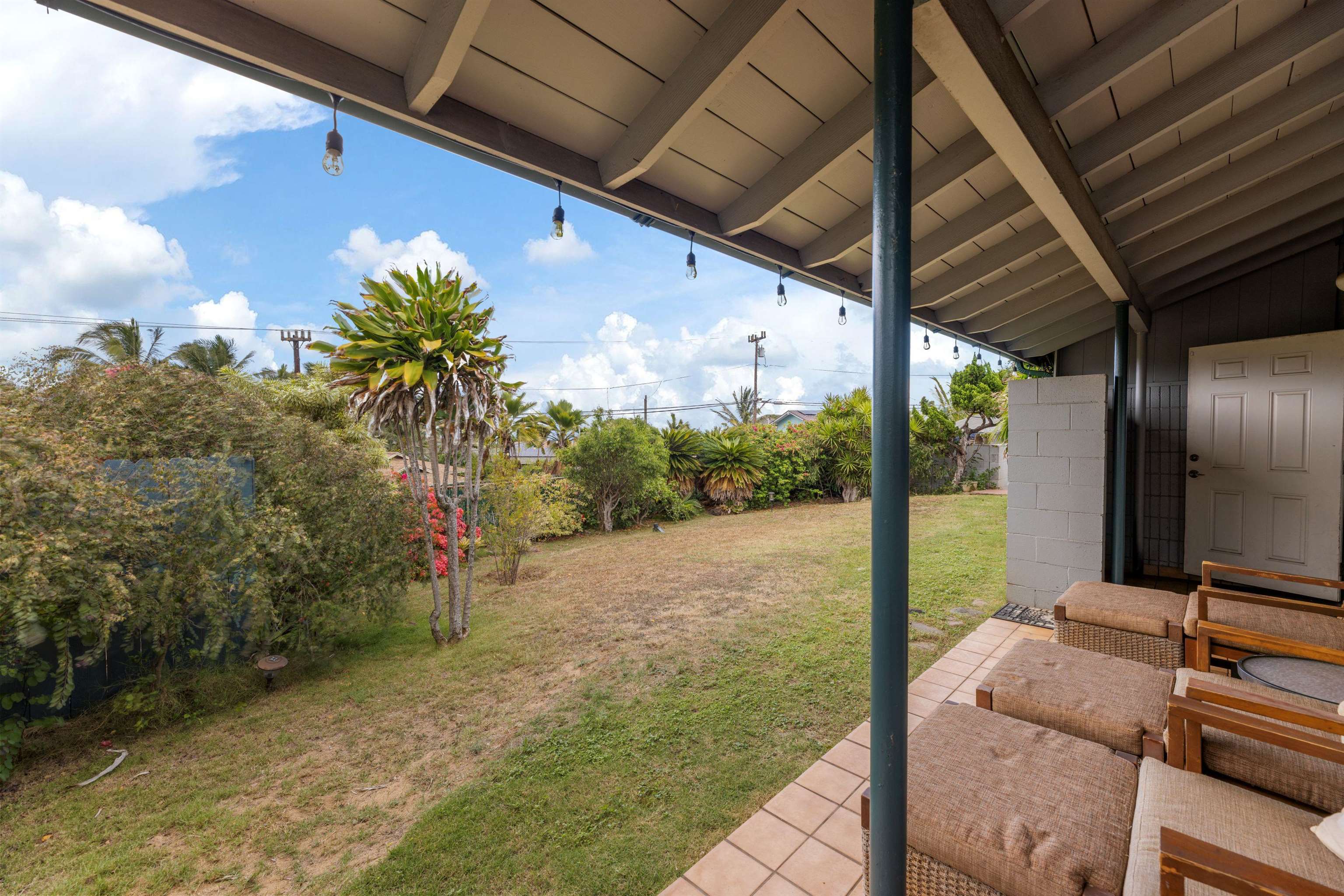 701  Kaae Rd , Wailuku home - photo 5 of 46