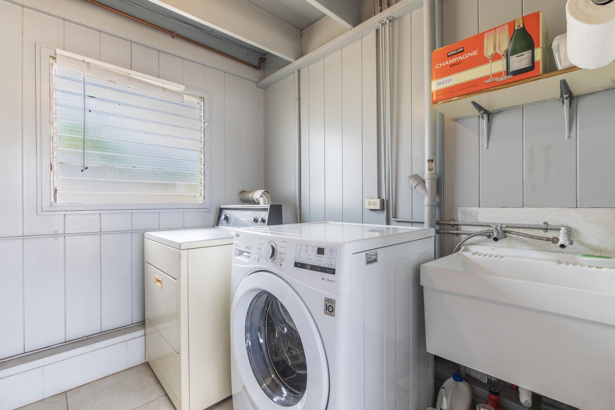 708  Hina Pl , Kahului home - photo 29 of 41