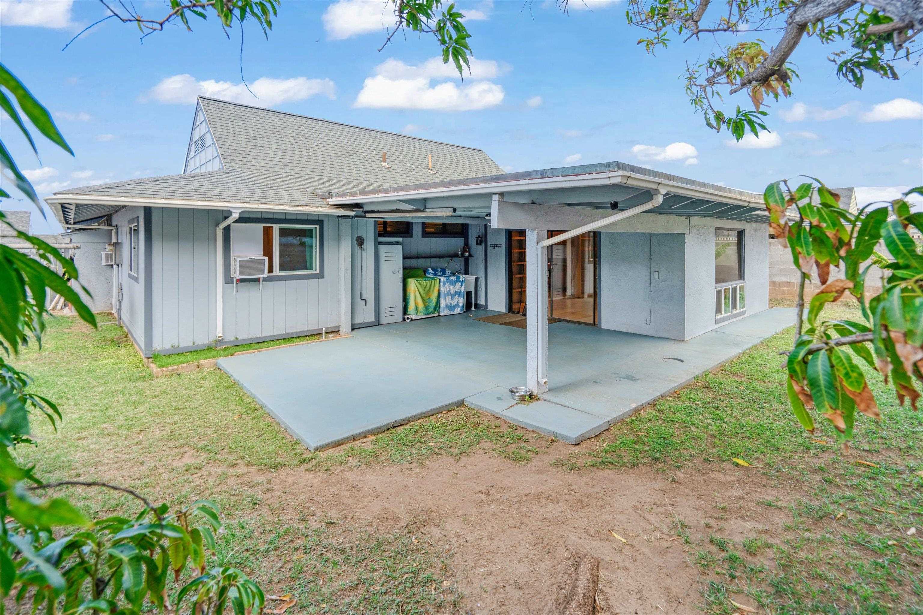 708  Kaulu Pl , Kahului home - photo 2 of 38