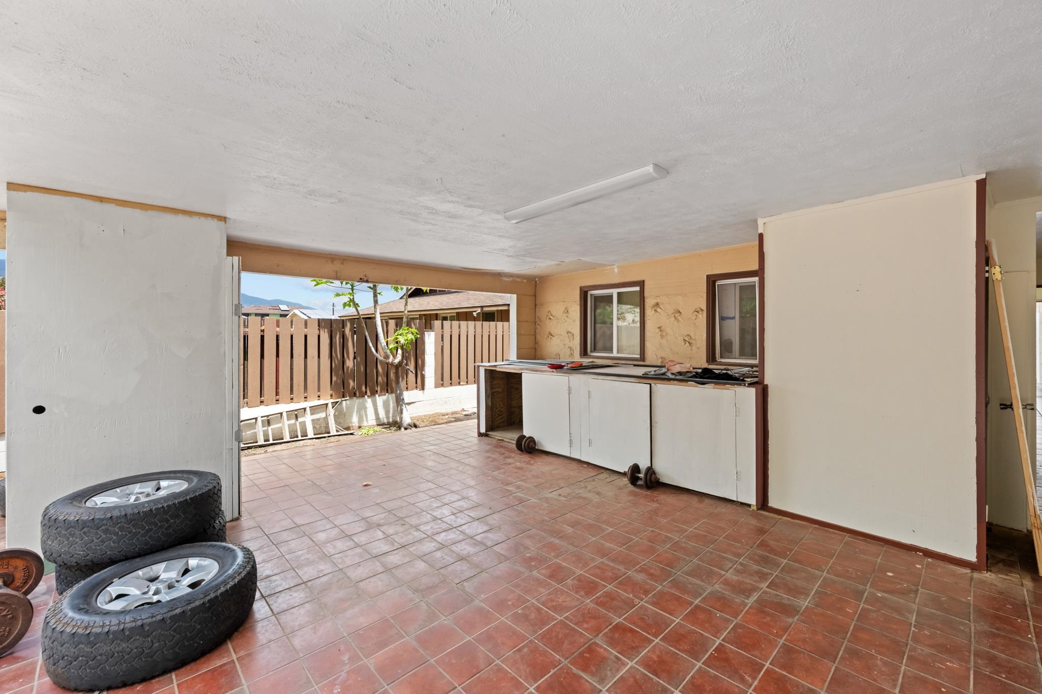 709  Kaimana Pl , Kahului home - photo 31 of 49