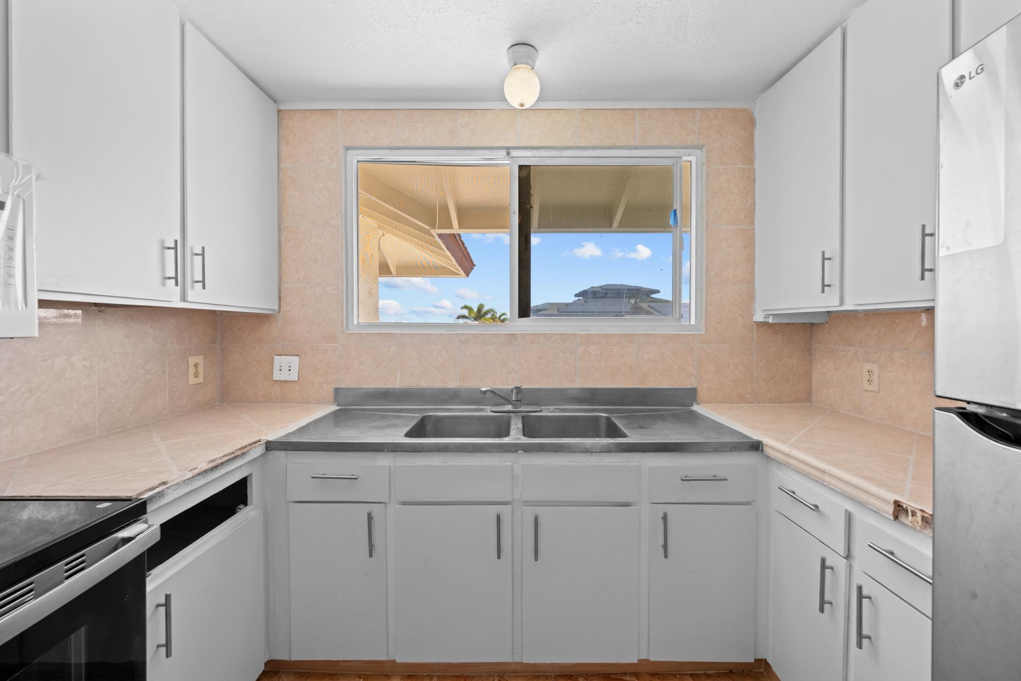 709  Kaimana Pl , Kahului home - photo 7 of 49