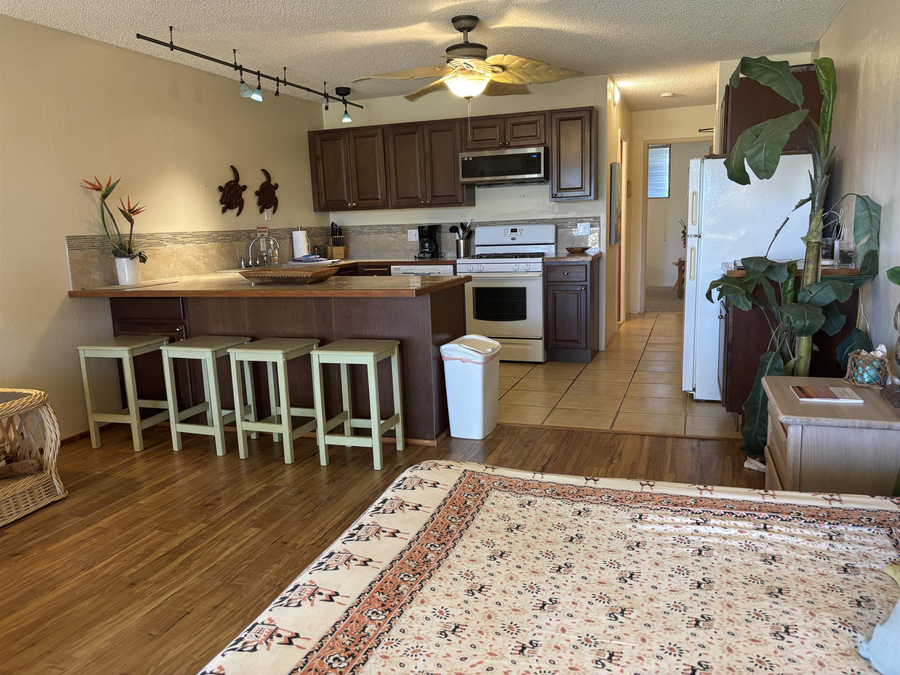 Wavecrest condo # B102, Kaunakakai, Hawaii - photo 16 of 17