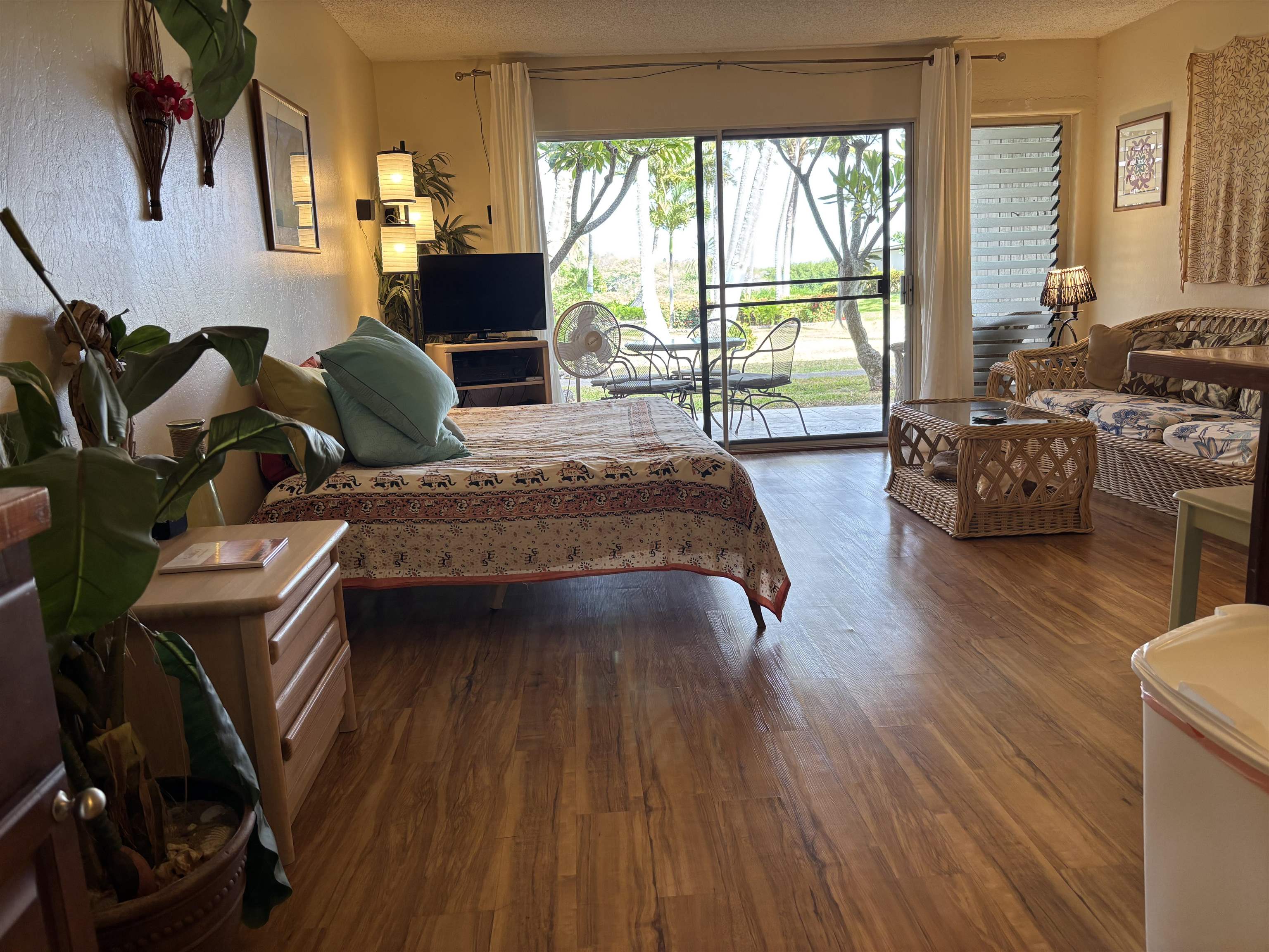 Wavecrest condo # B102, Kaunakakai, Hawaii - photo 7 of 17