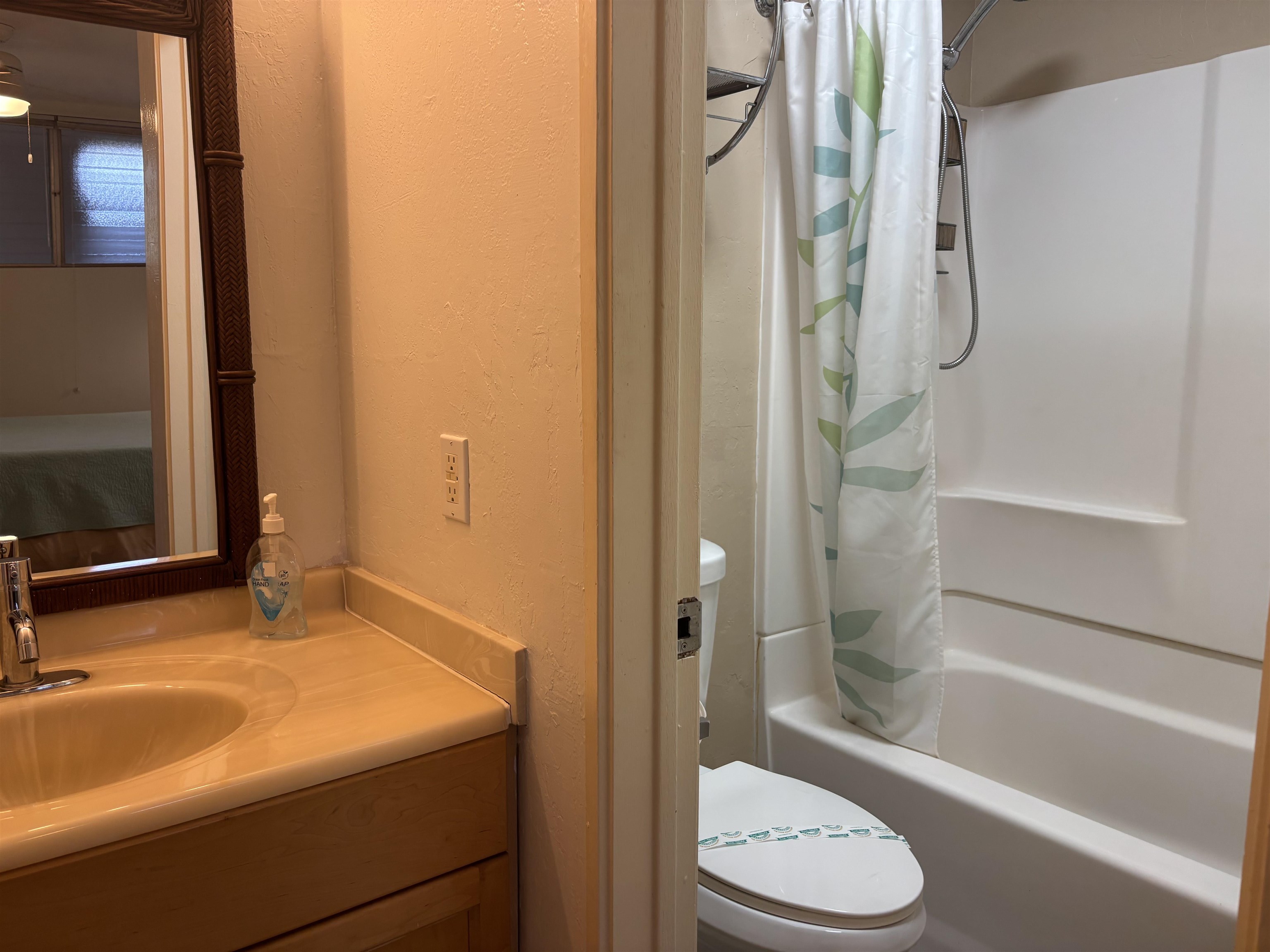 Wavecrest condo # B102, Kaunakakai, Hawaii - photo 9 of 17