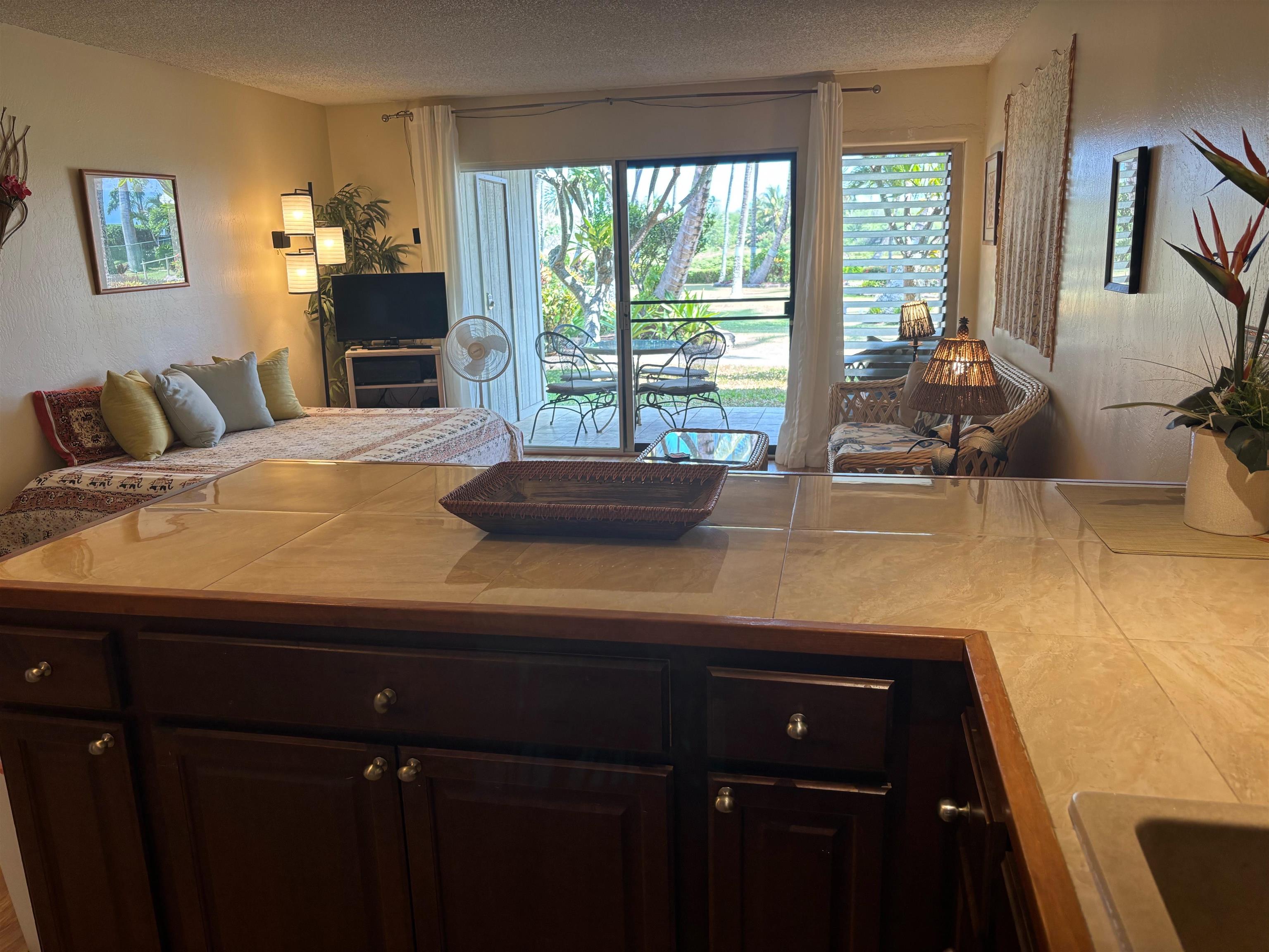 Wavecrest condo # B102, Kaunakakai, Hawaii - photo 10 of 17