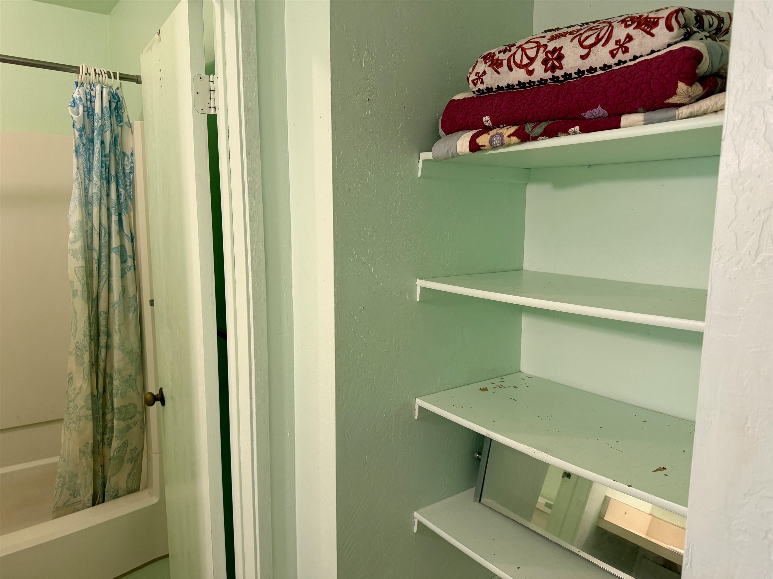Wavecrest condo # B306, Kaunakakai, Hawaii - photo 11 of 33