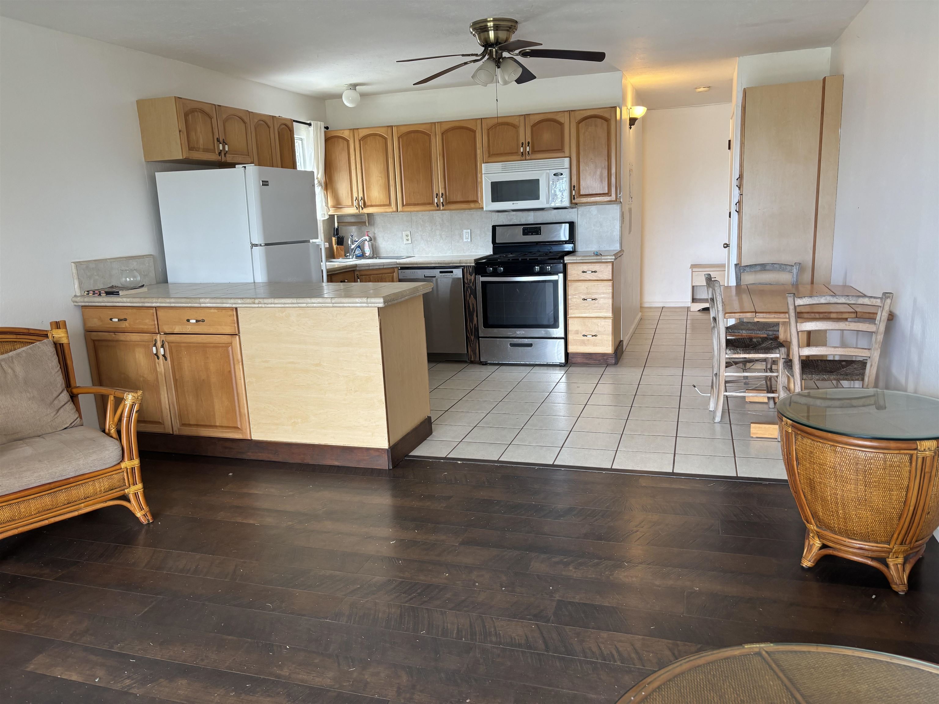 Wavecrest condo # B210, Kaunakakai, Hawaii - photo 8 of 19