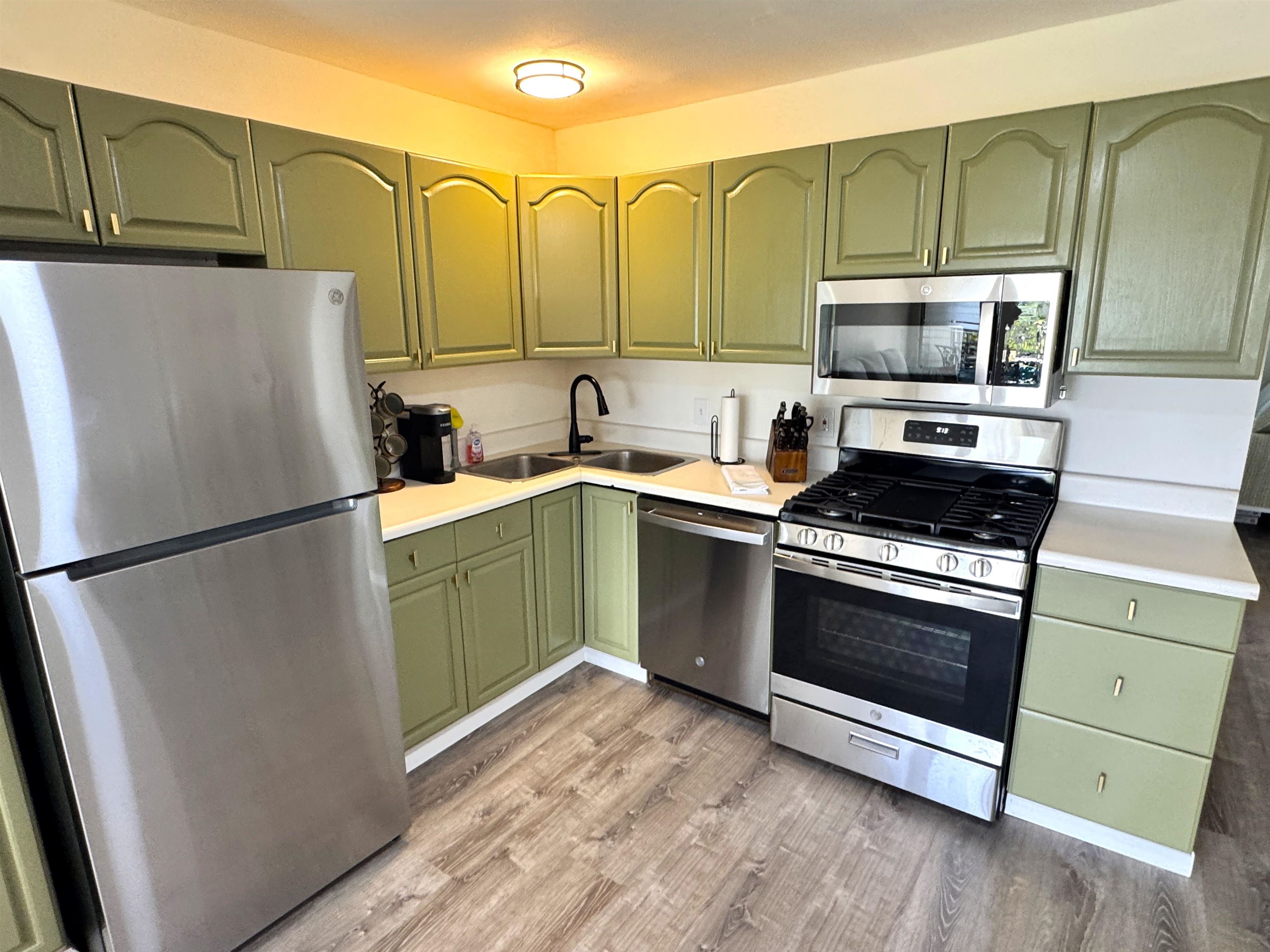 Wavecrest condo # B-304, Kaunakakai, Hawaii - photo 8 of 26