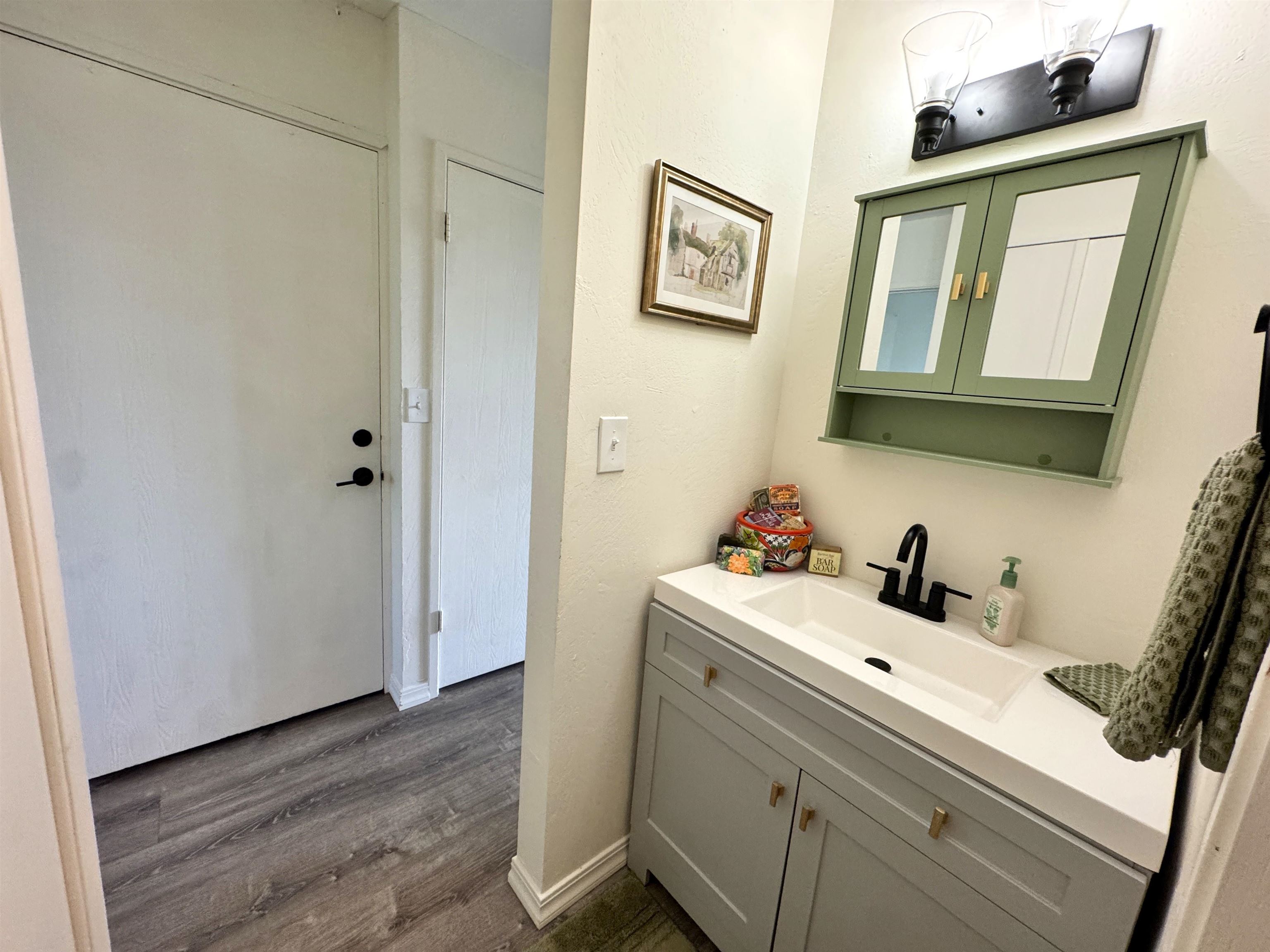 Wavecrest condo # B-304, Kaunakakai, Hawaii - photo 10 of 26
