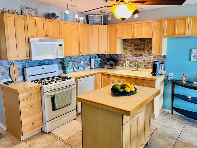 Wavecrest condo # B309, Kaunakakai, Hawaii - photo 2 of 24