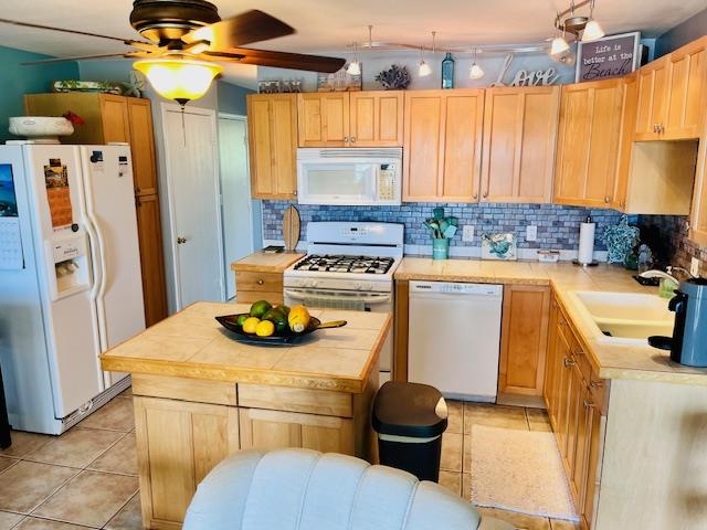 Wavecrest condo # B309, Kaunakakai, Hawaii - photo 3 of 24