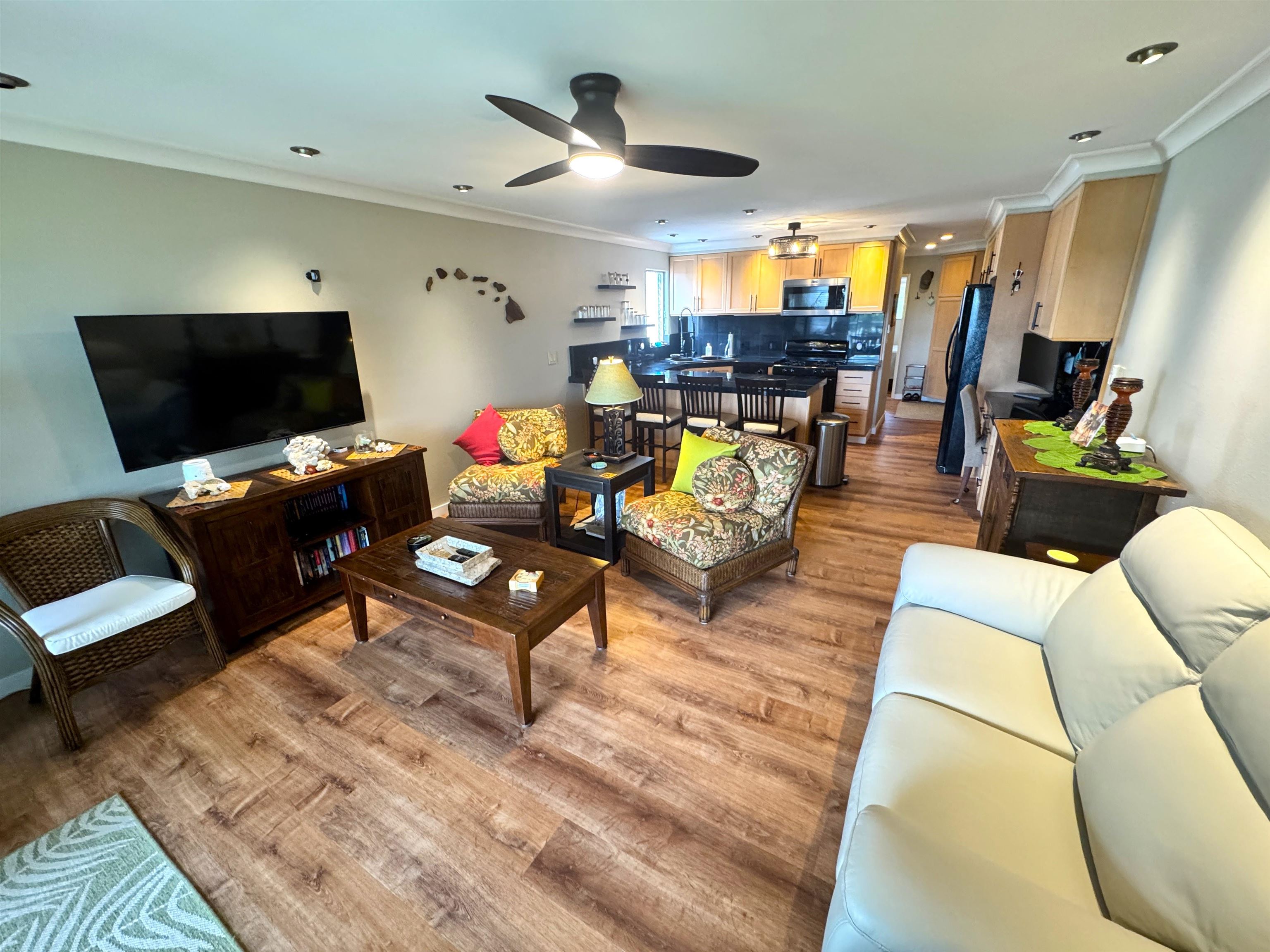 Wavecrest condo # B310, Kaunakakai, Hawaii - photo 4 of 34