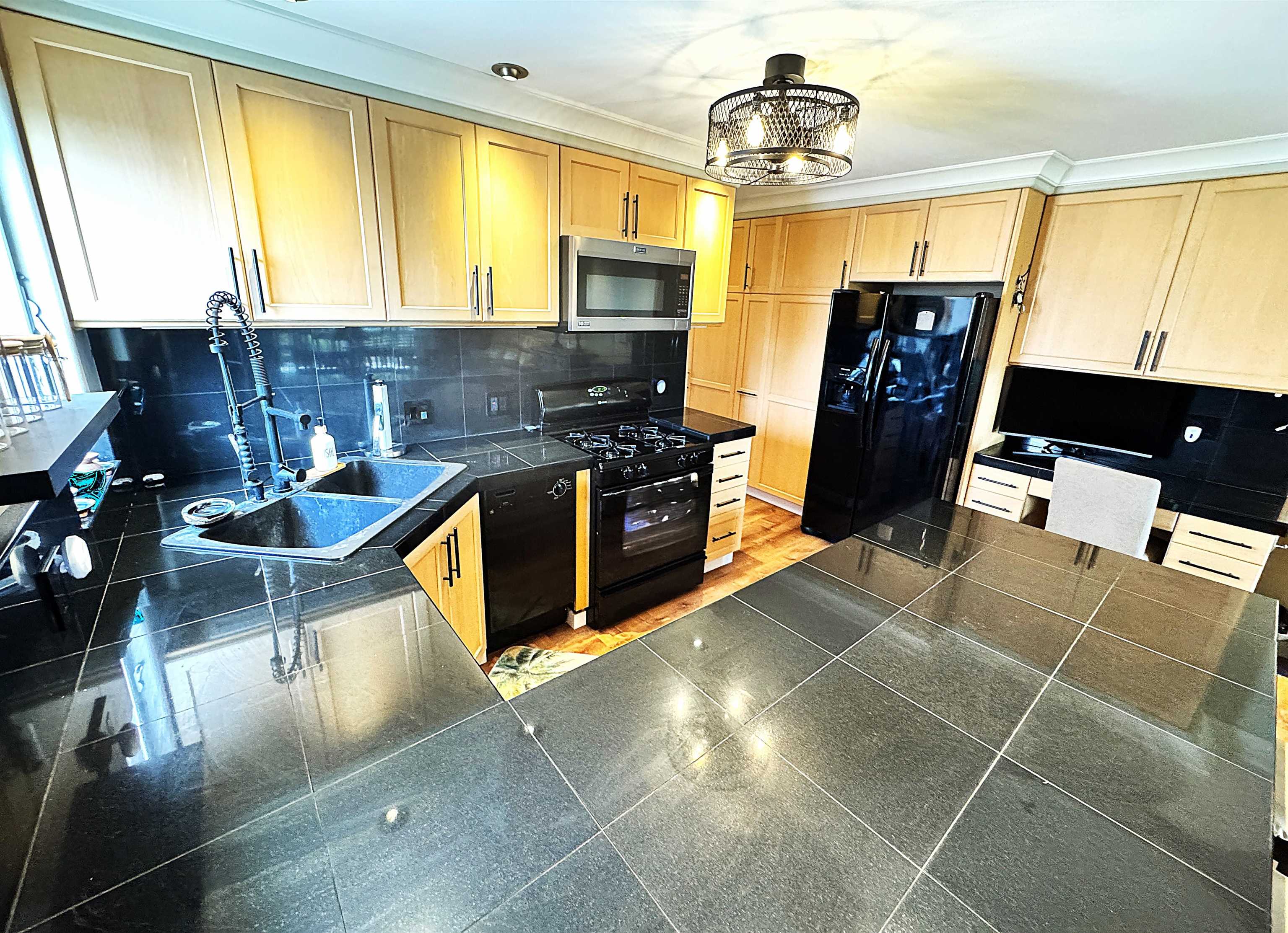 Wavecrest condo # B310, Kaunakakai, Hawaii - photo 6 of 34