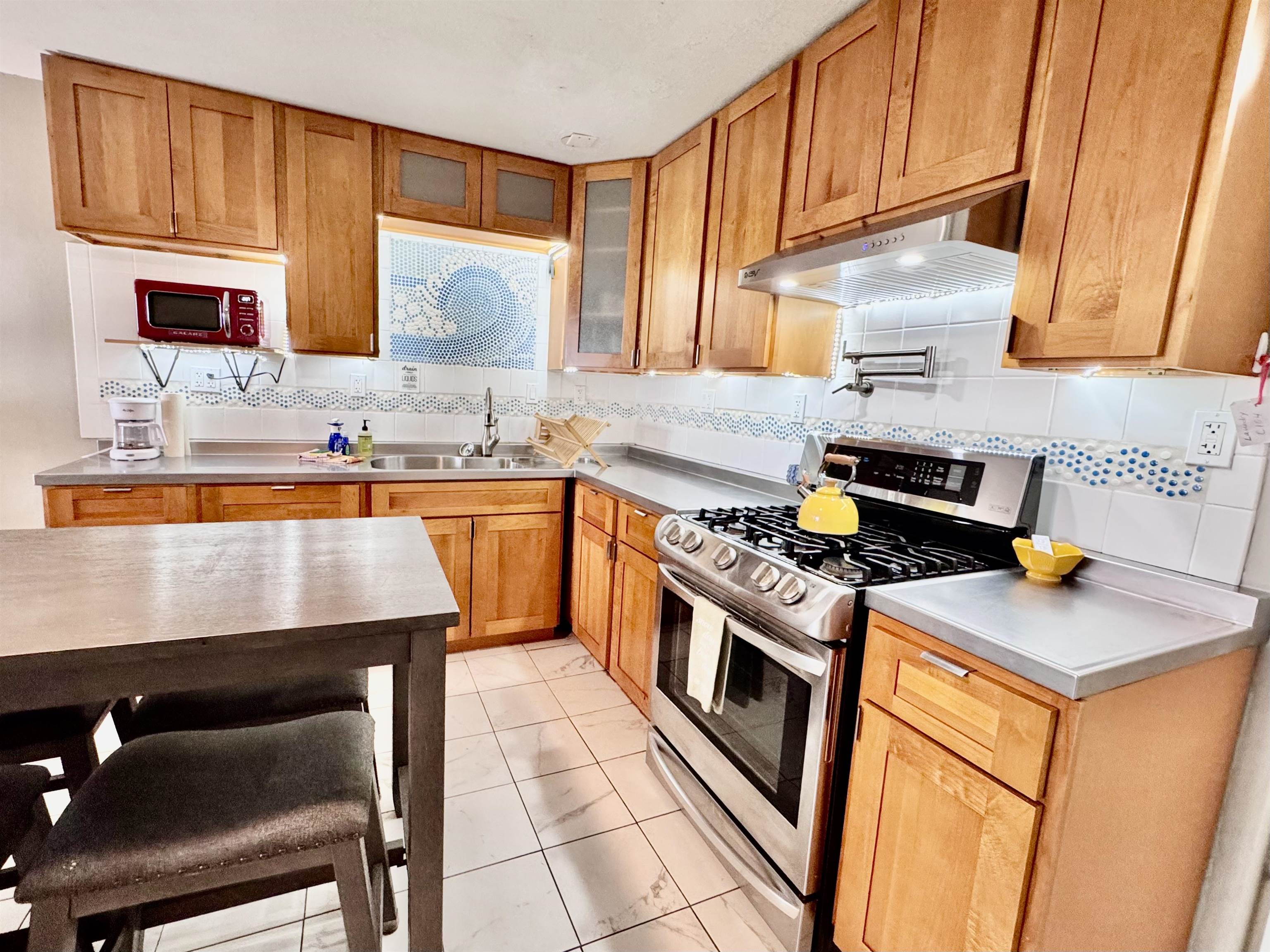 Wavecrest condo # C104, Kaunakakai, Hawaii - photo 6 of 31