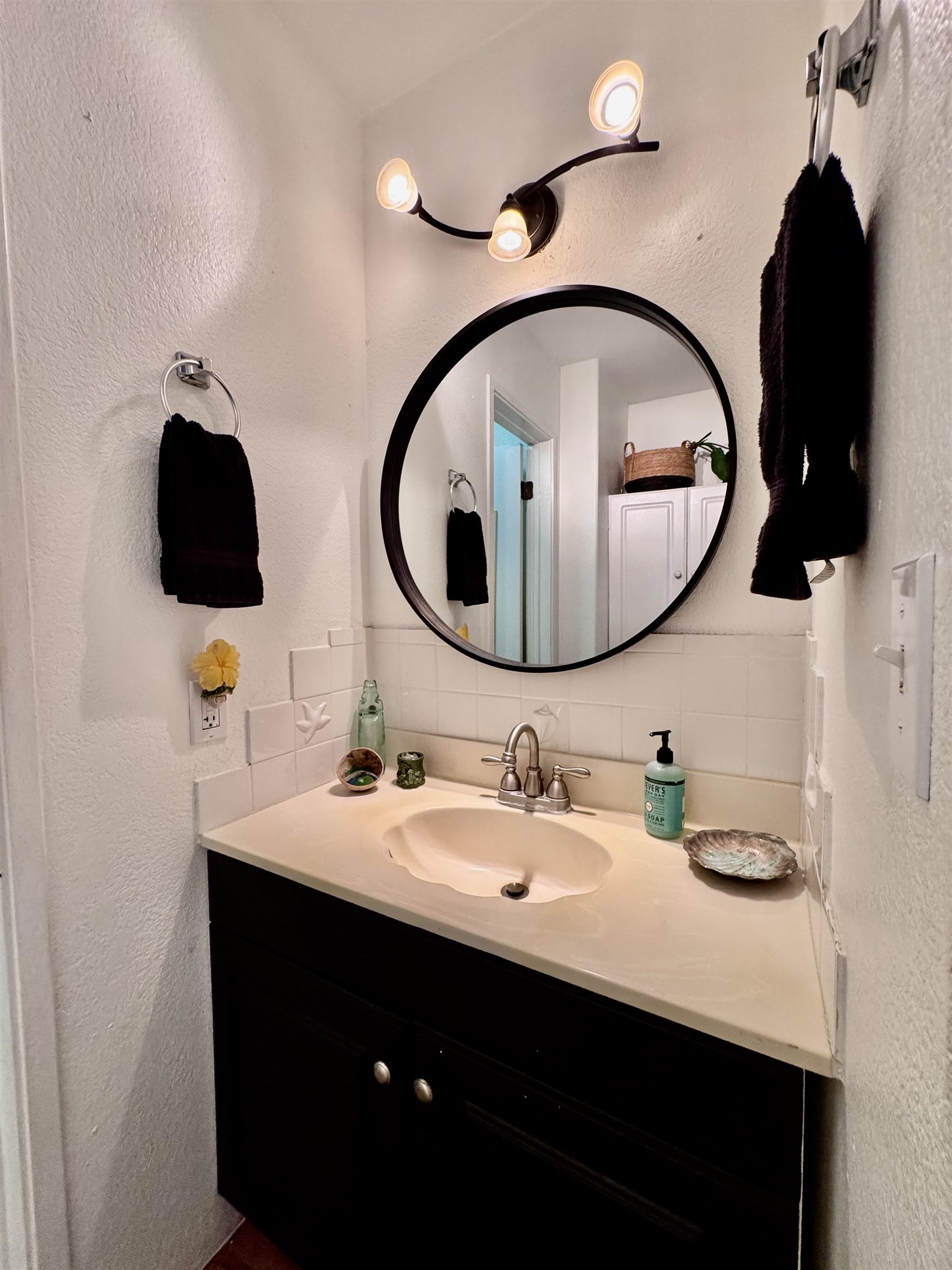 Wavecrest condo # C313, Kaunakakai, Hawaii - photo 17 of 26