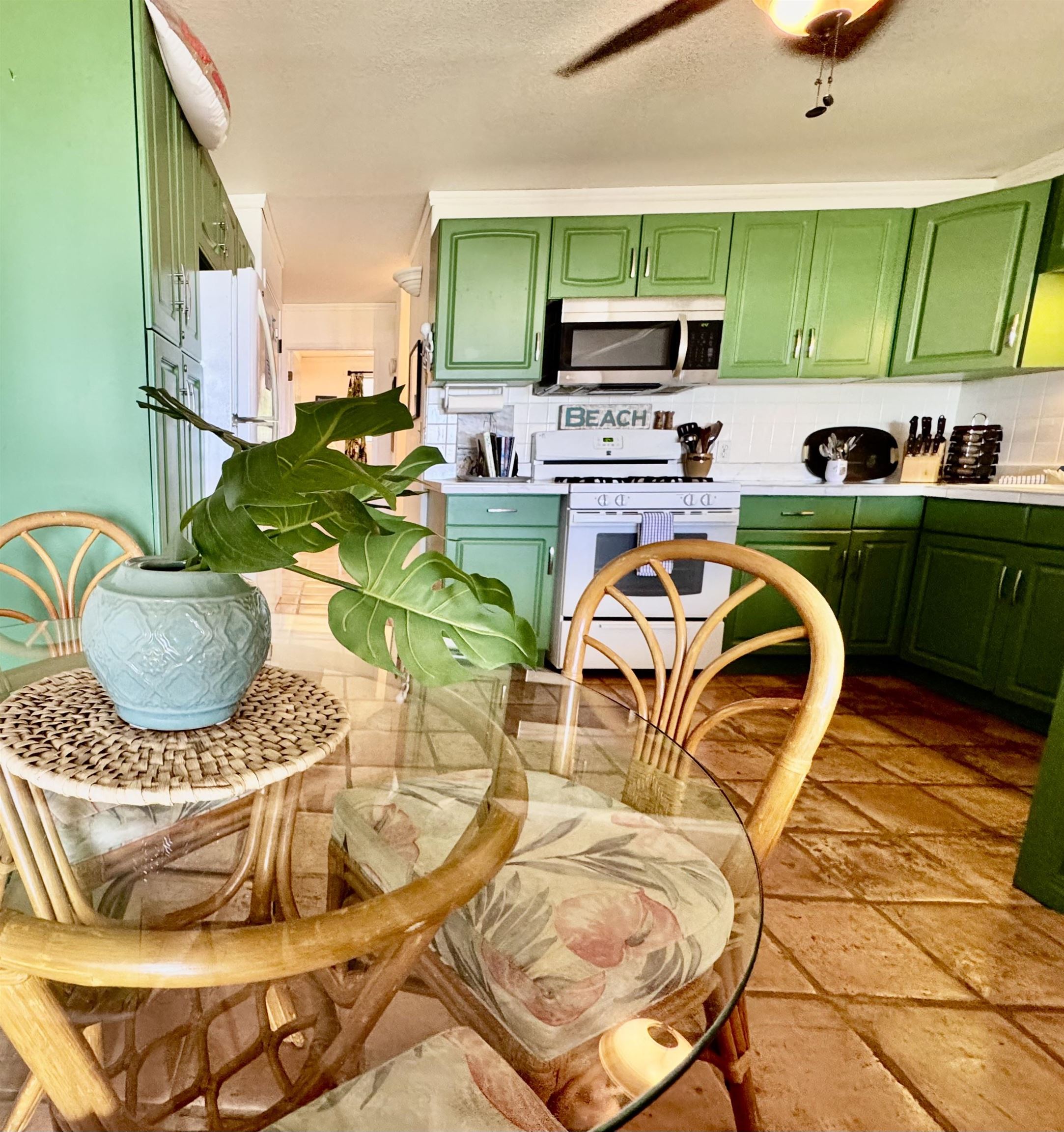 Wavecrest condo # C313, Kaunakakai, Hawaii - photo 6 of 26