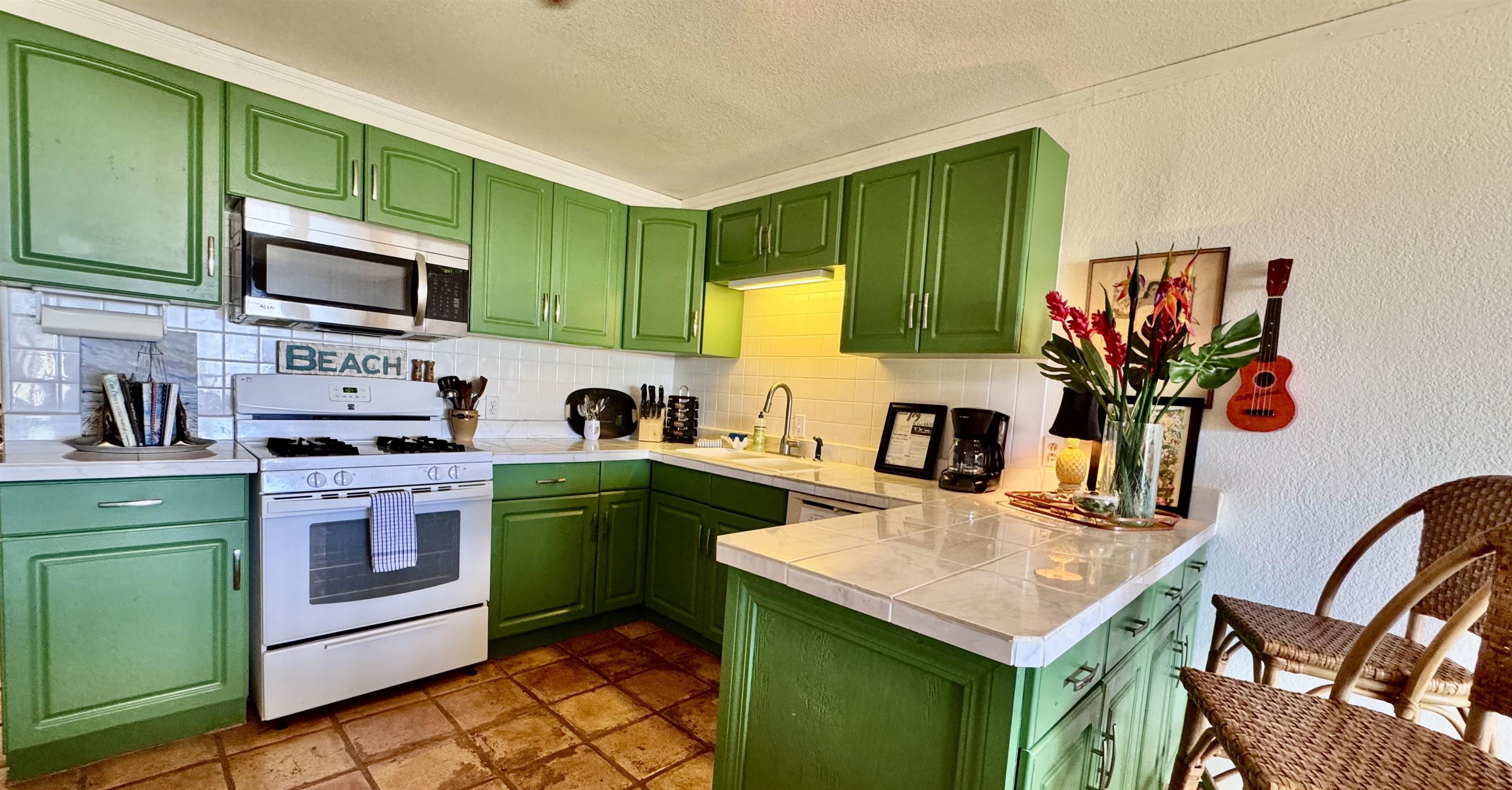 Wavecrest condo # C313, Kaunakakai, Hawaii - photo 7 of 26