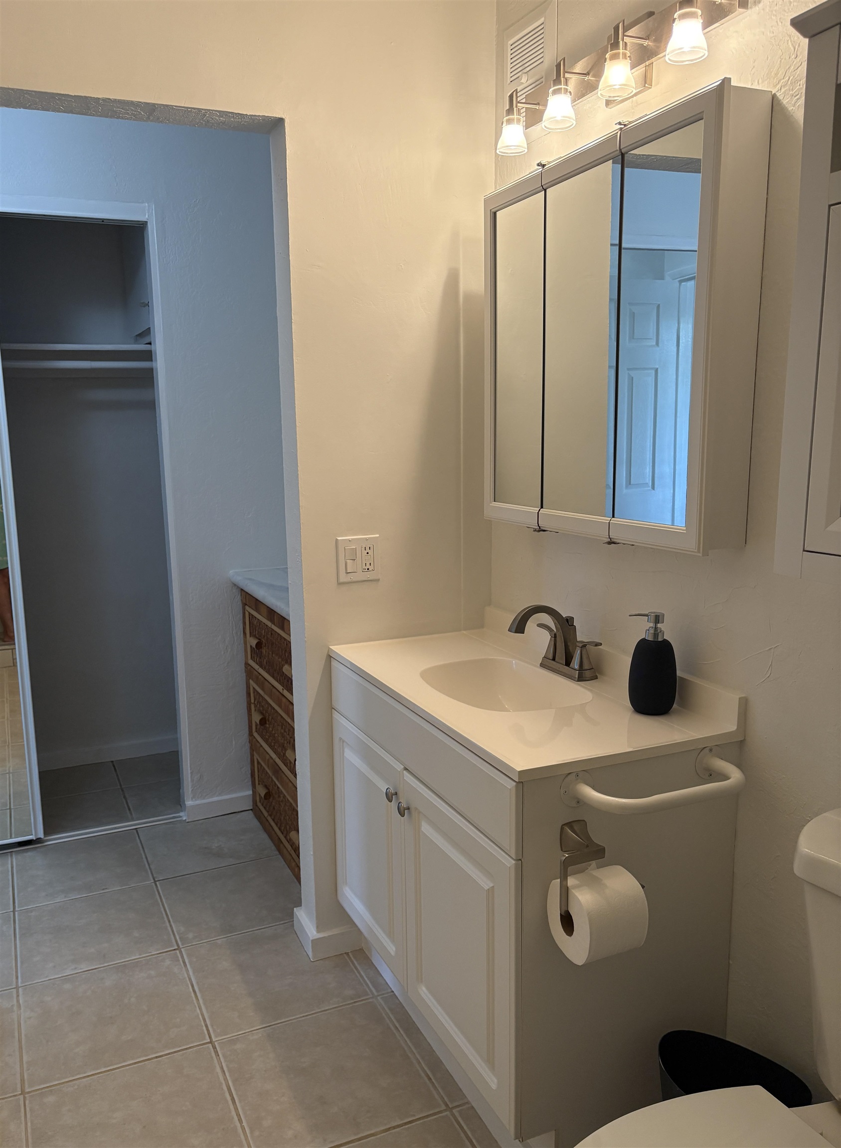 Kihei Bay Surf condo # D143, Kihei, Hawaii - photo 15 of 23