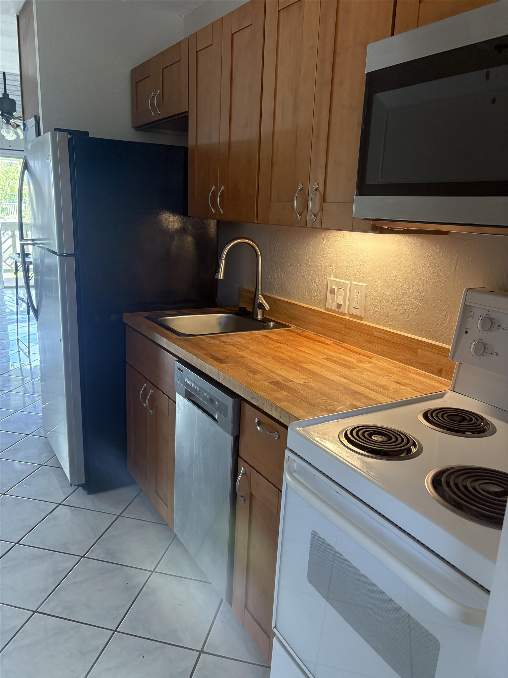 Kihei Bay Surf condo # D240, Kihei, Hawaii - photo 2 of 6