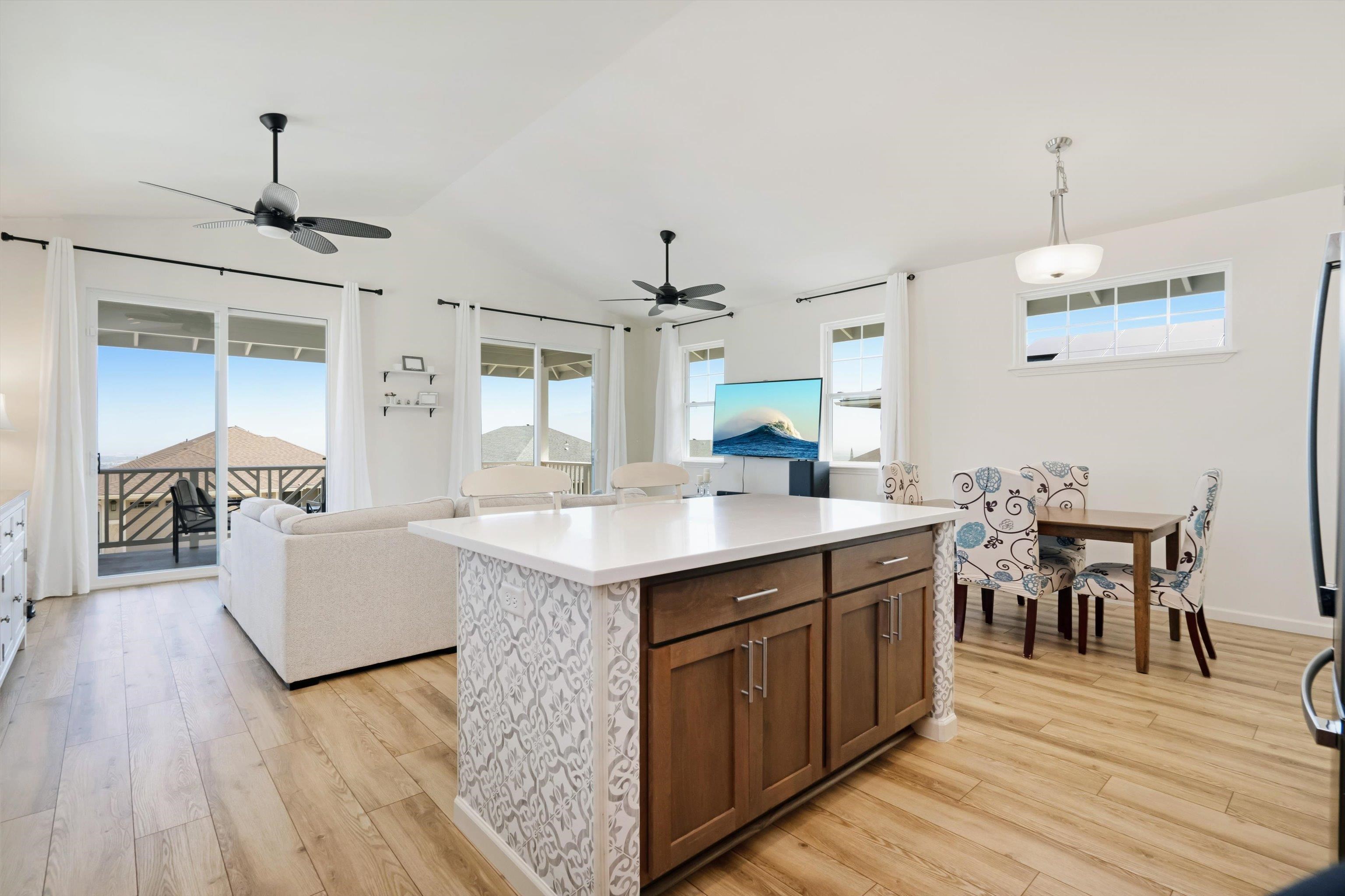 72  Kupaloke St , Wailuku home - photo 12 of 49