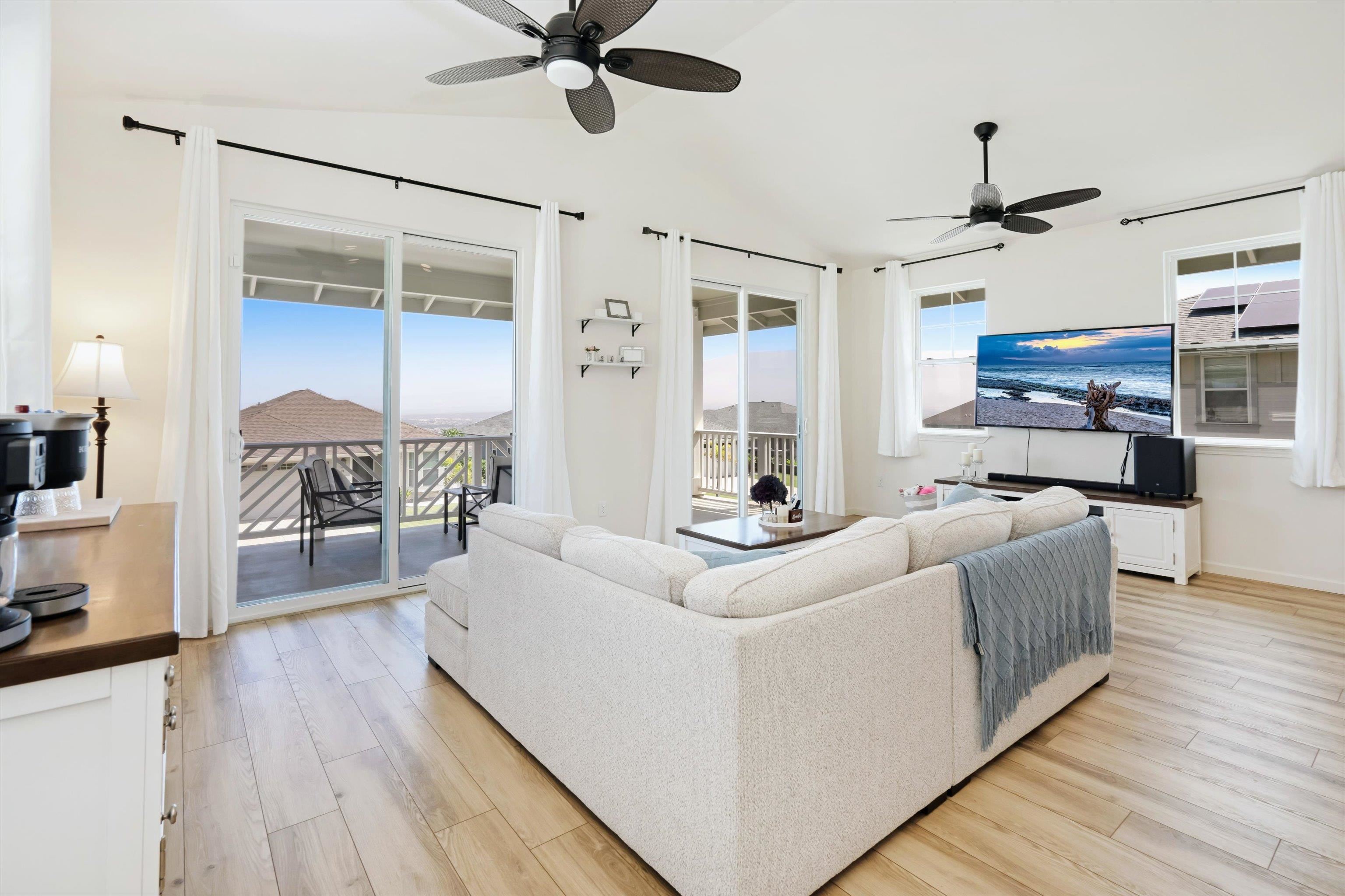 72  Kupaloke St , Wailuku home - photo 6 of 49