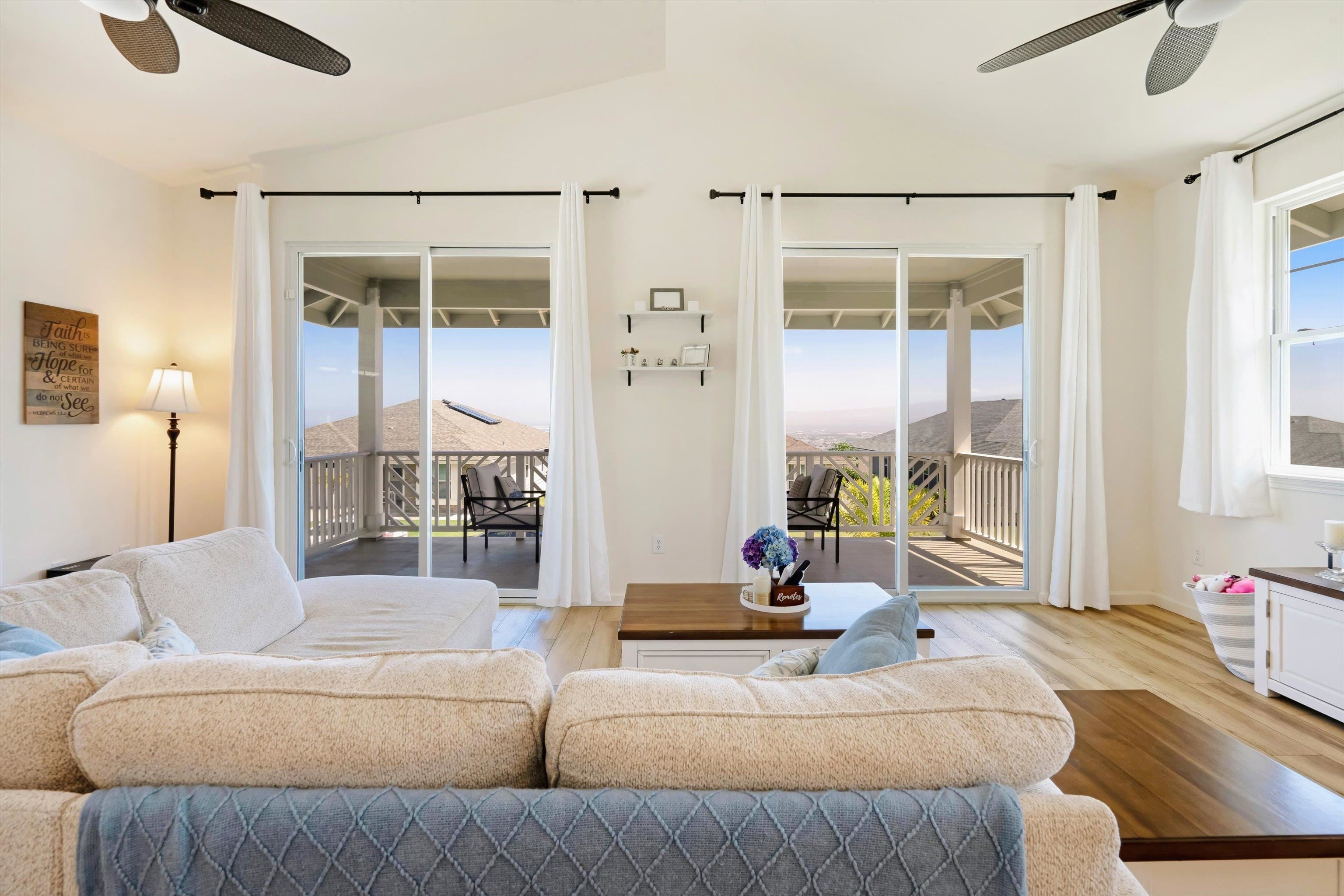 72  Kupaloke St , Wailuku home - photo 7 of 49