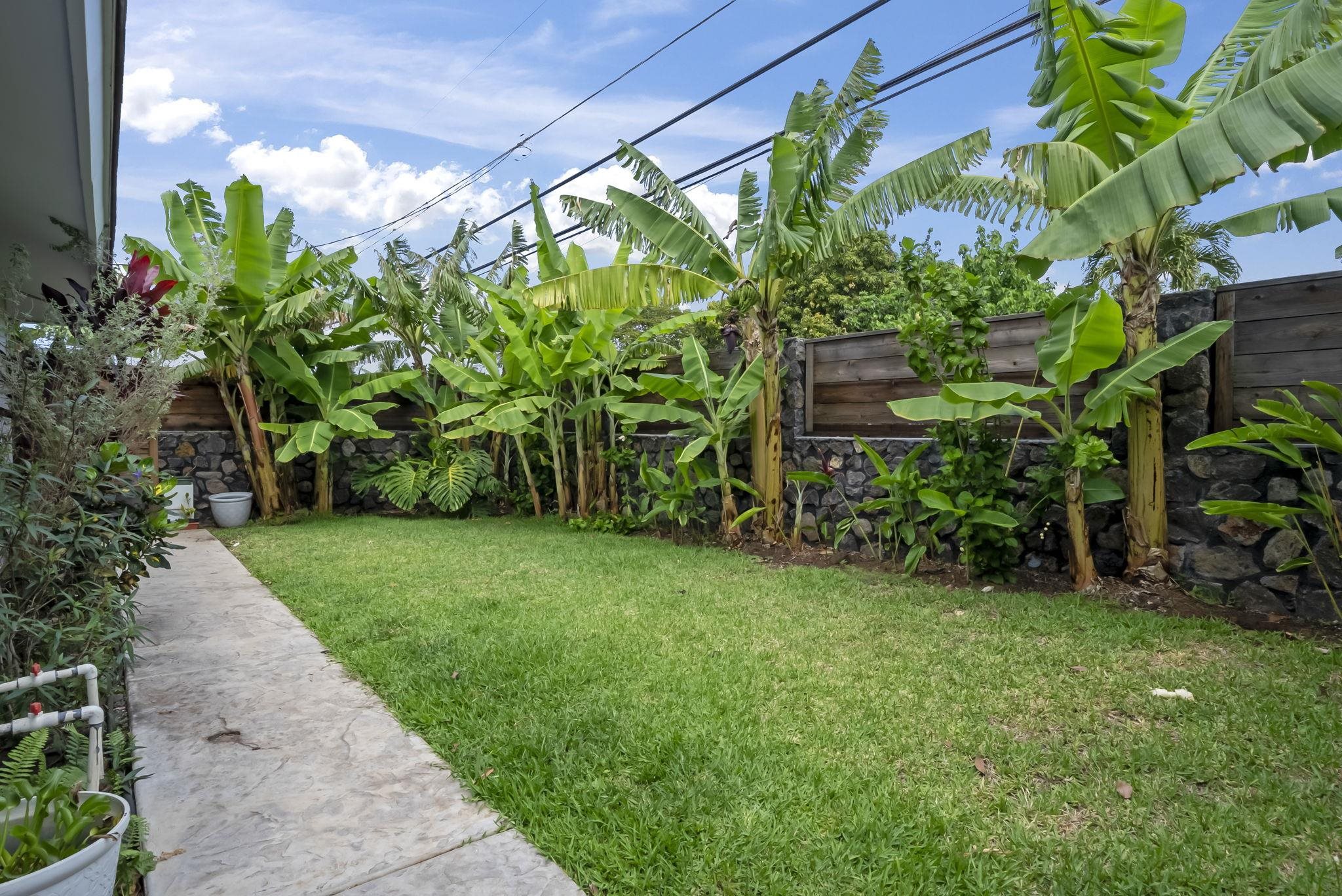 72  Kupuna St , Kihei home - photo 2 of 47