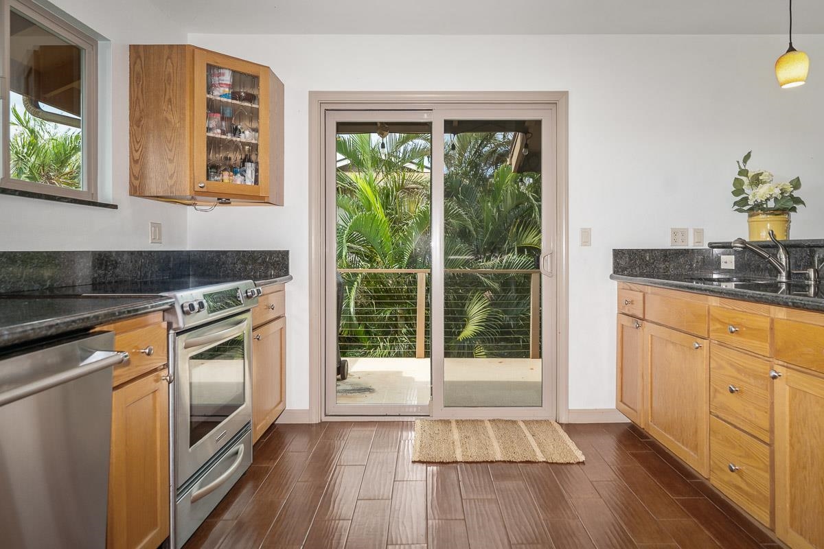 720  Hana Hwy Kuau, Spreckelsville/Paia/Kuau home - photo 4 of 44