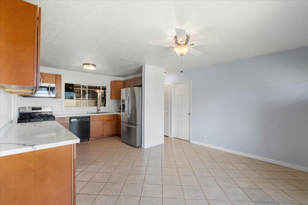 720  Kekona Pl Makawao, Makawao/Olinda/Haliimaile home - photo 3 of 42