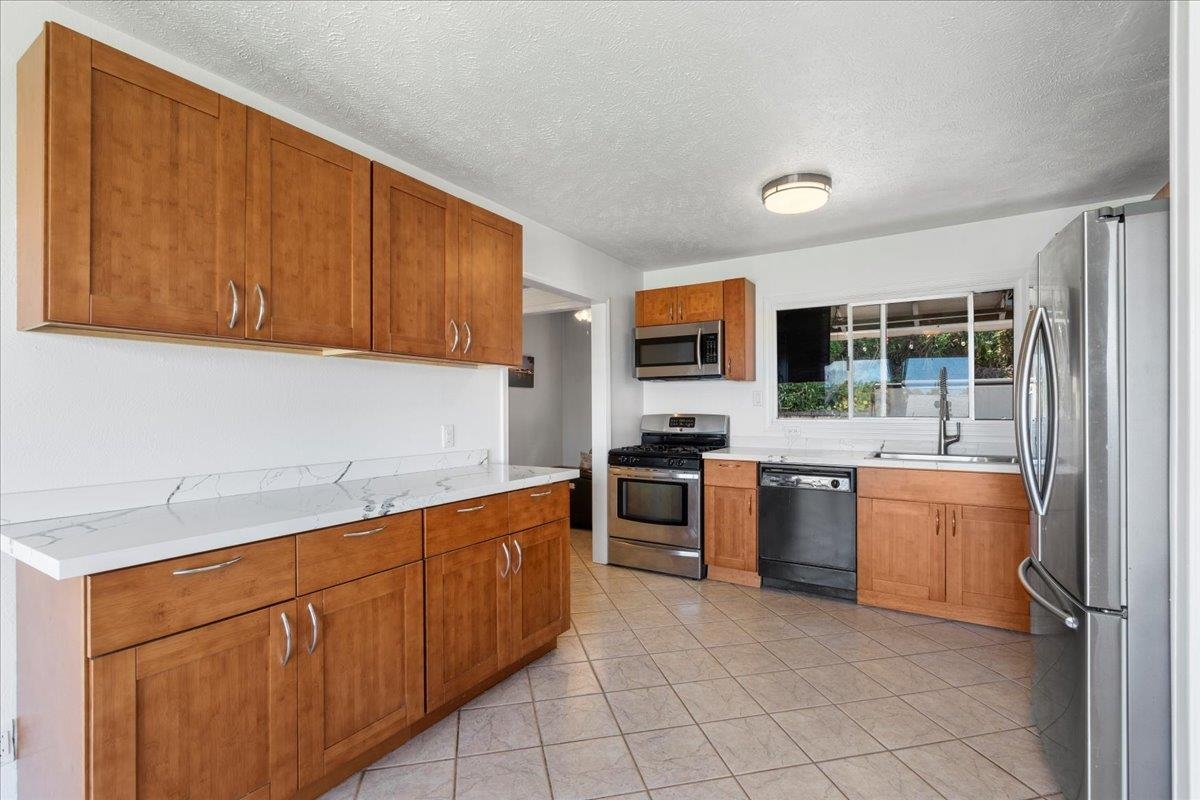 720  Kekona Pl Makawao, Makawao/Olinda/Haliimaile home - photo 4 of 42