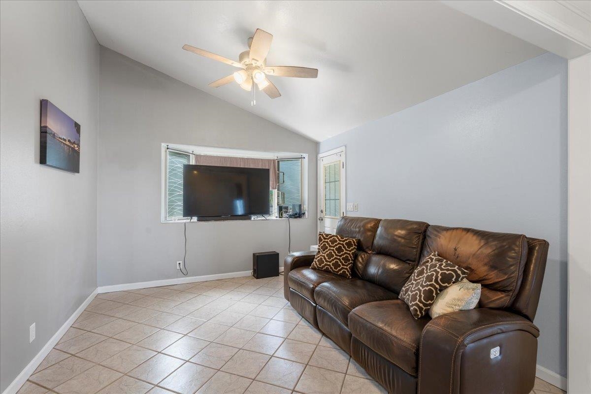 720  Kekona Pl Makawao, Makawao/Olinda/Haliimaile home - photo 7 of 42