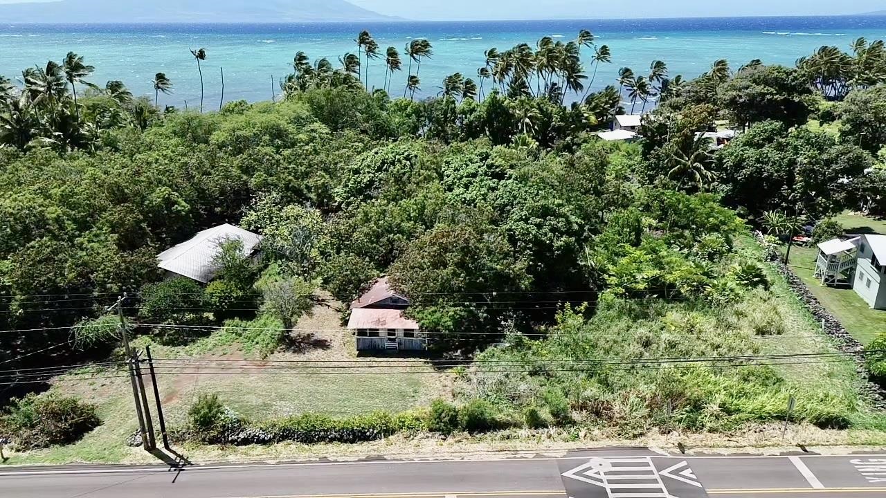 7308  Kamehameha V Hwy Ualapue, Molokai home - photo 3 of 18