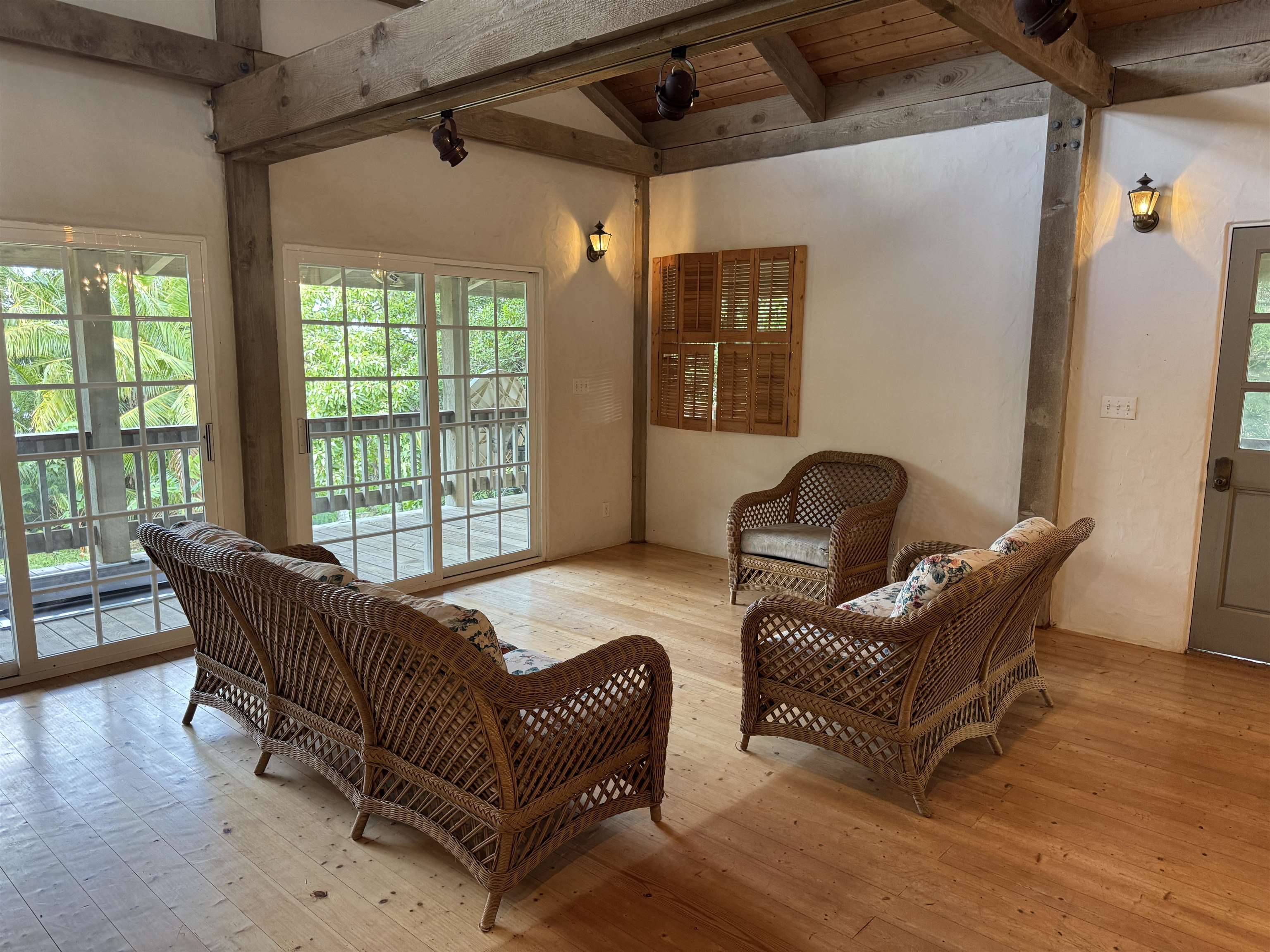 7406  Kamehameha V Hwy Ualapue, Molokai home - photo 8 of 32