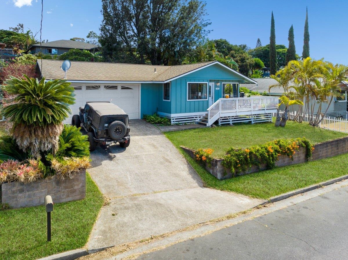 742  Kekona Pl , Makawao/Olinda/Haliimaile home - photo 2 of 34