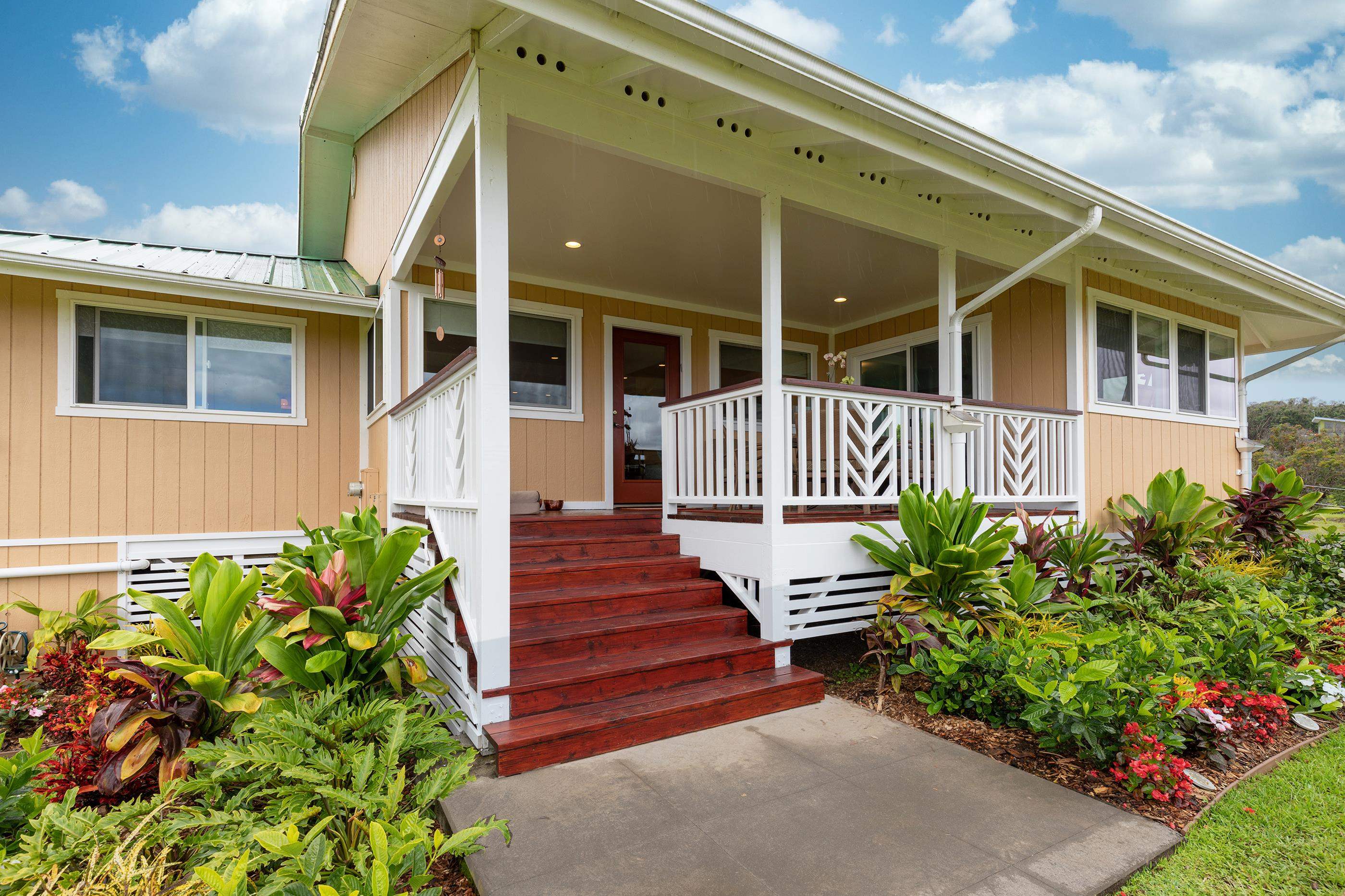 746  Awalau Rd Upper Awalau, Haiku home - photo 2 of 43