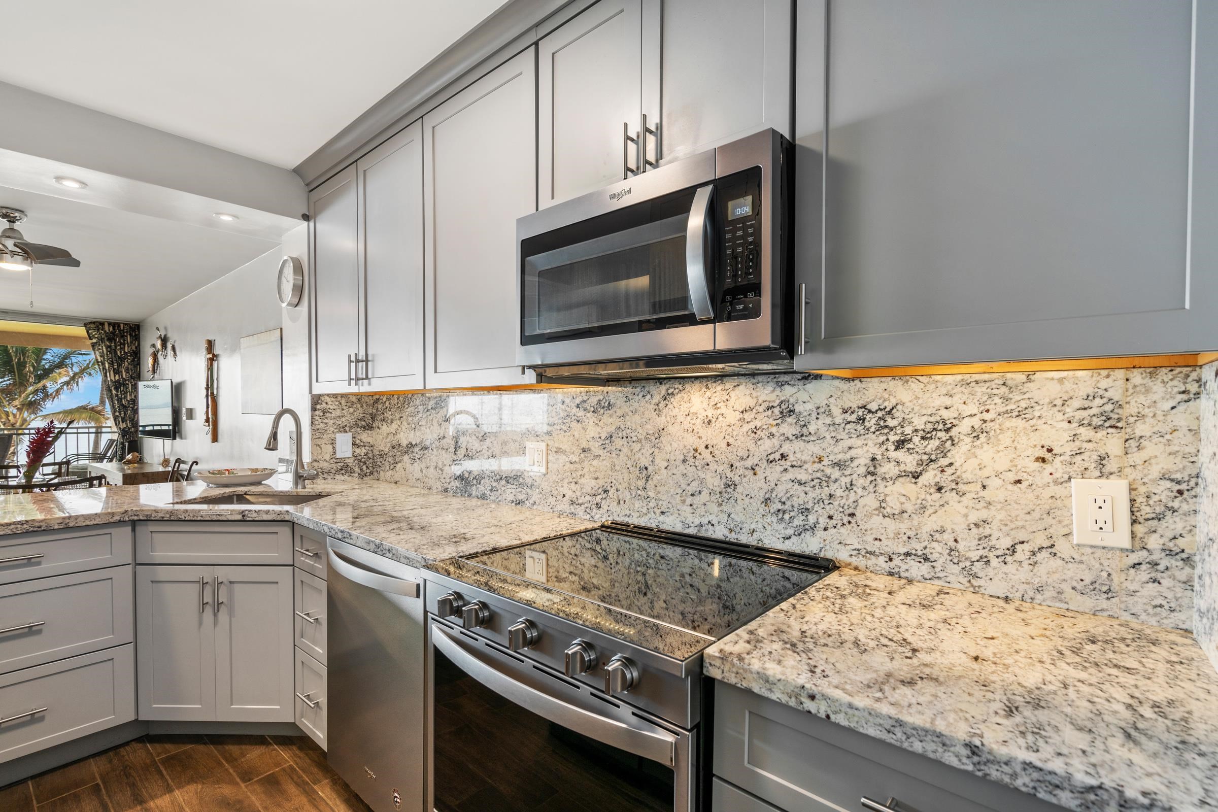 Menehune Shores condo # 217, Kihei, Hawaii - photo 33 of 47