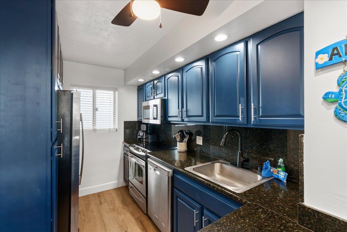 Menehune Shores condo # 405, Kihei, Hawaii - photo 11 of 39