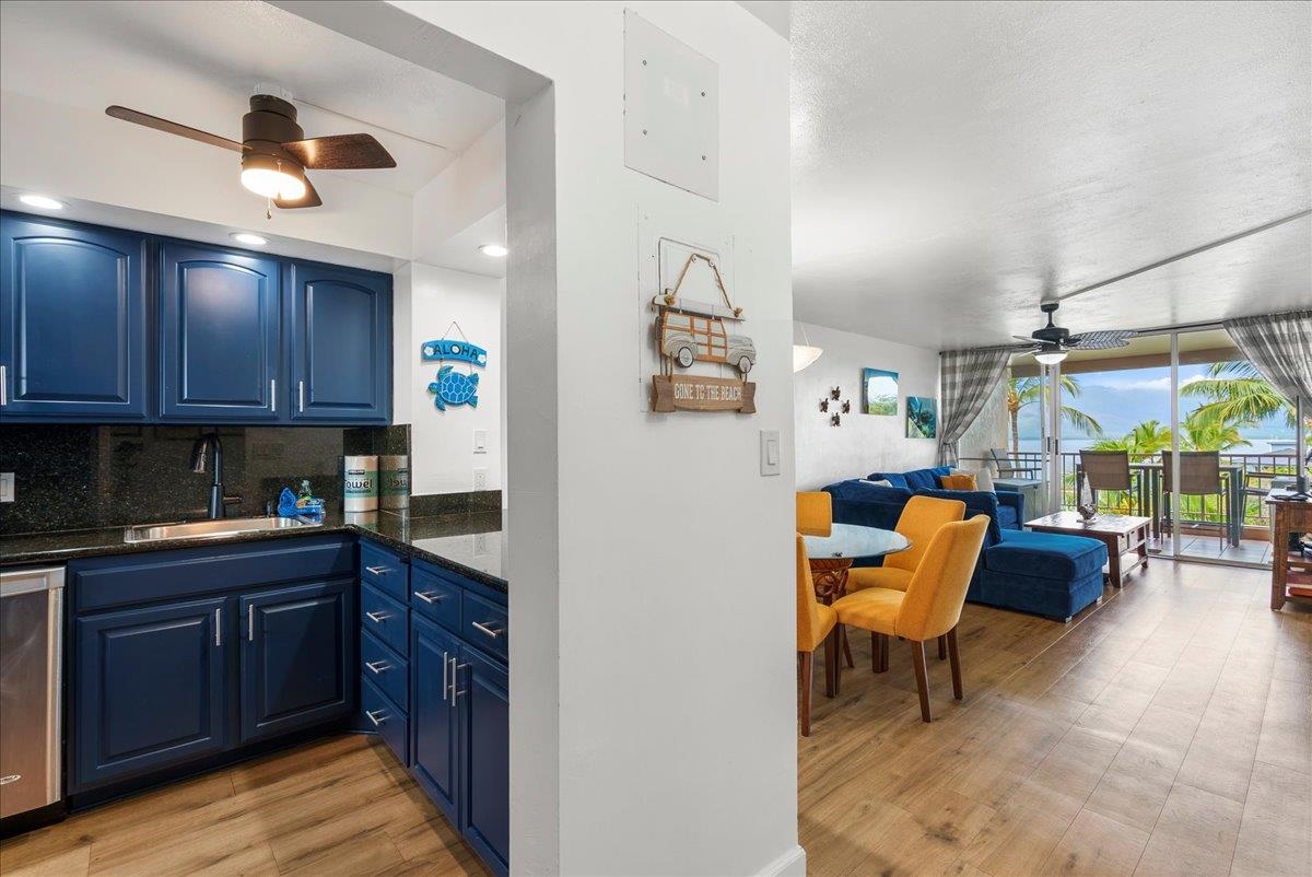 Menehune Shores condo # 405, Kihei, Hawaii - photo 24 of 39