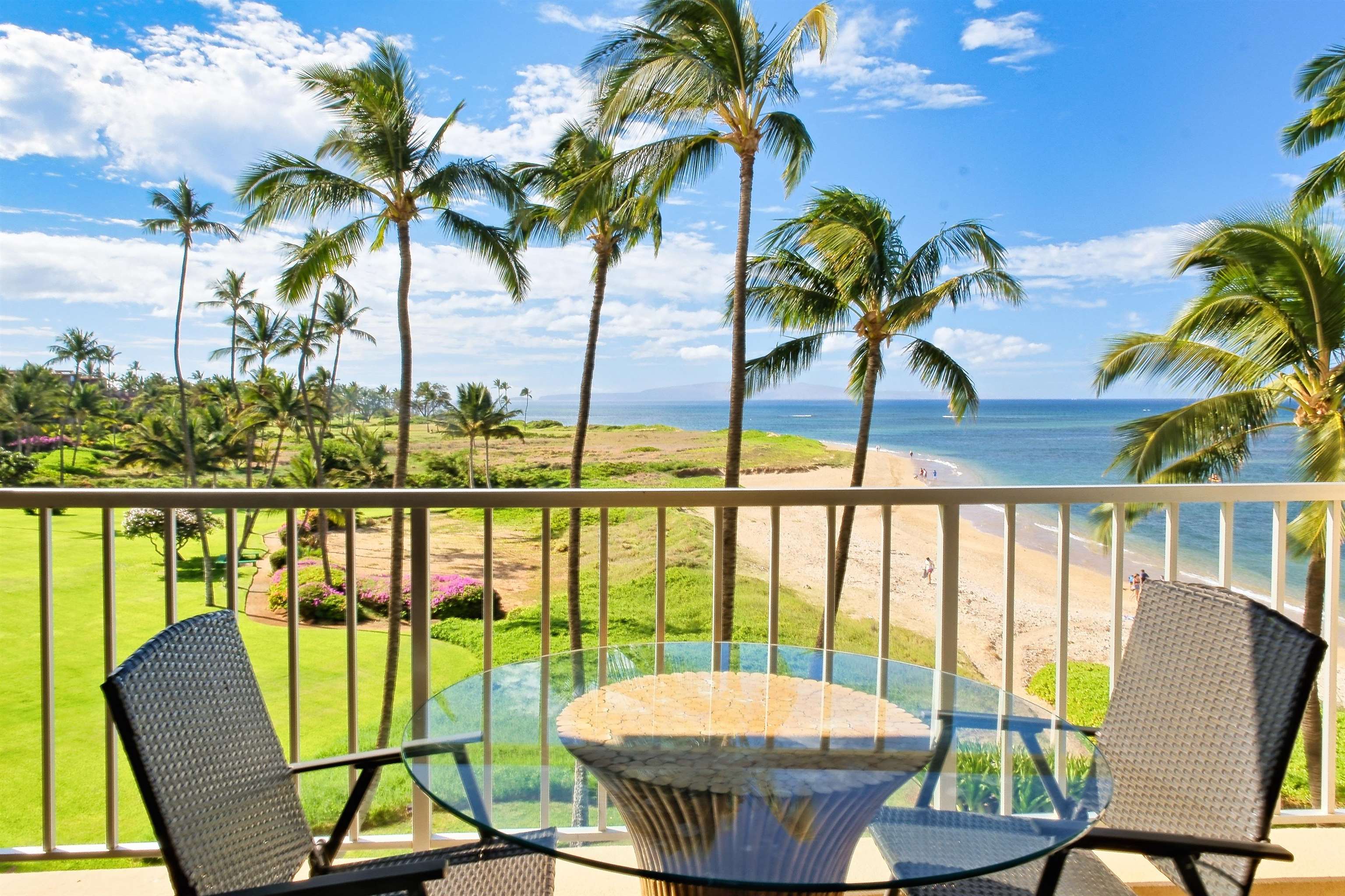 Menehune Shores condo # 420, Kihei, Hawaii - photo 4 of 15