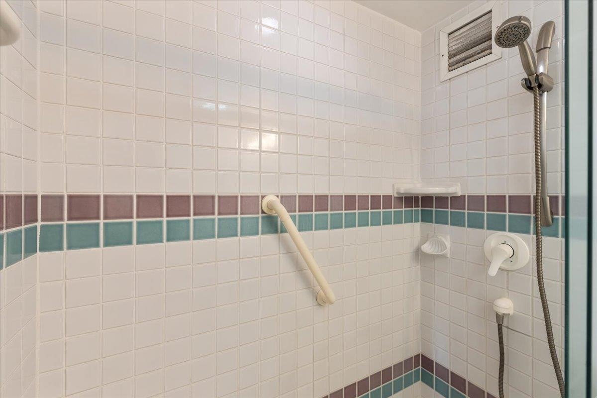 Menehune Shores condo # 422, Kihei, Hawaii - photo 20 of 35