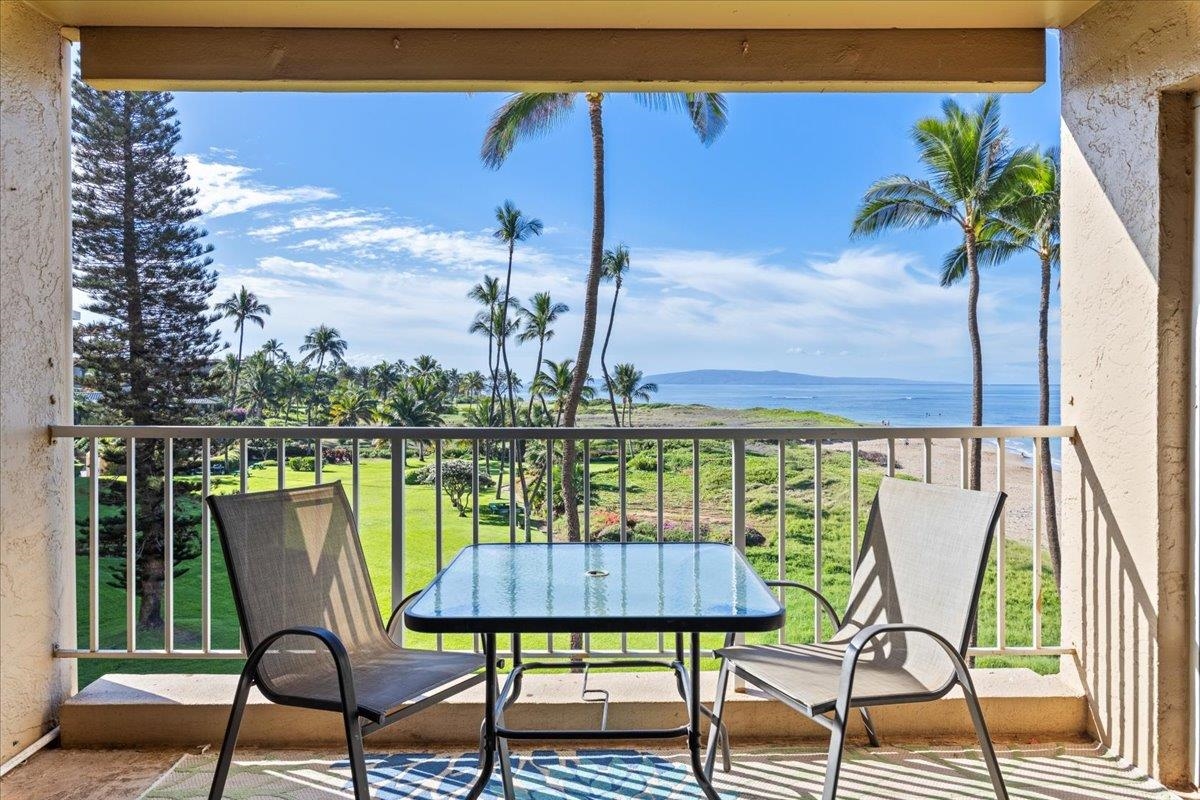 Menehune Shores condo # 422, Kihei, Hawaii - photo 5 of 35