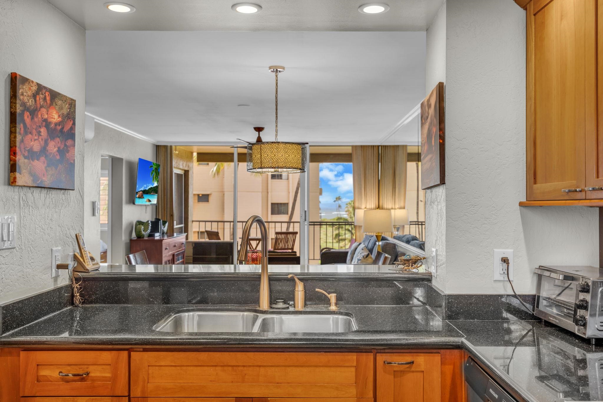 Menehune Shores condo # 427, Kihei, Hawaii - photo 12 of 47