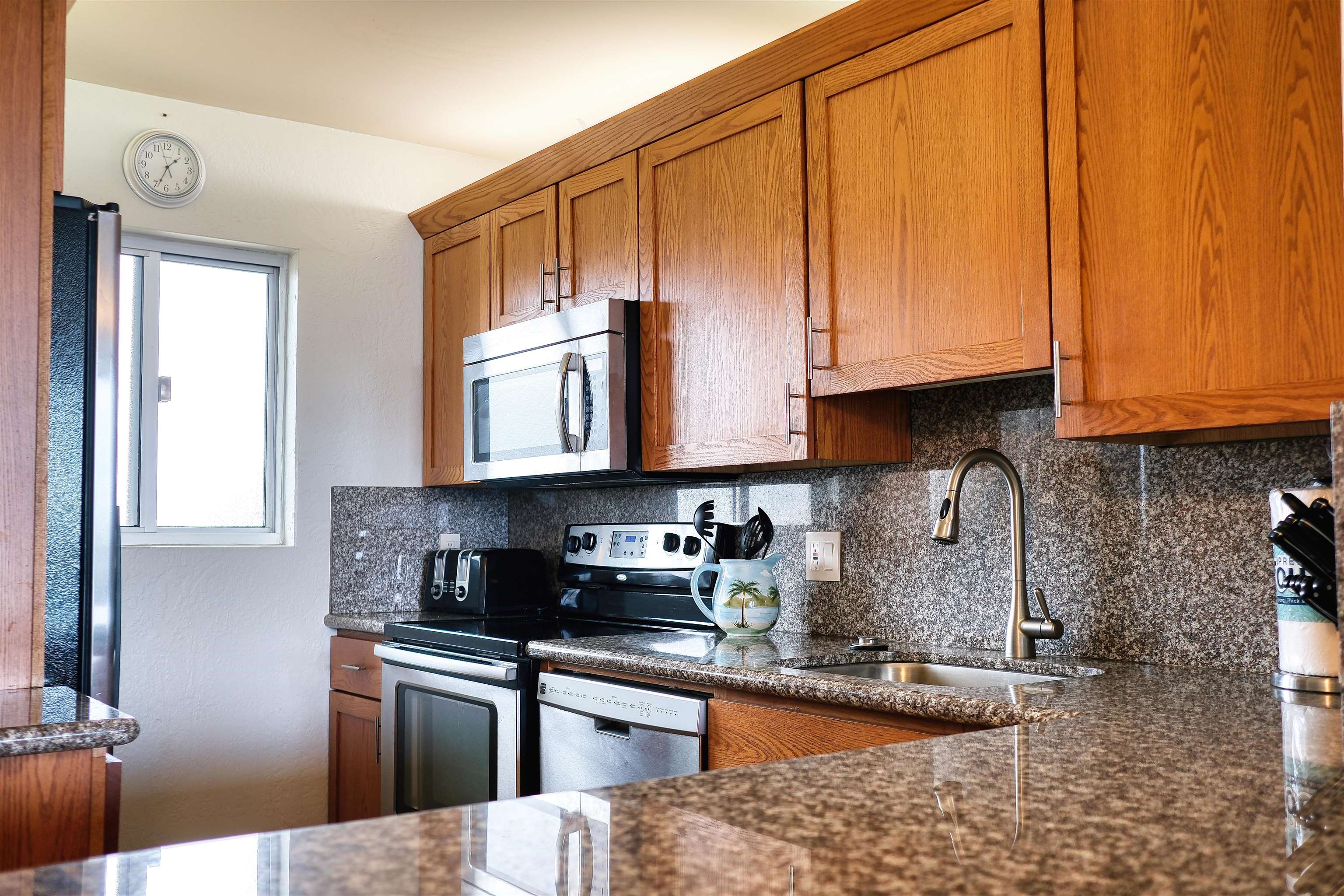 Menehune Shores condo # 607, Kihei, Hawaii - photo 12 of 20