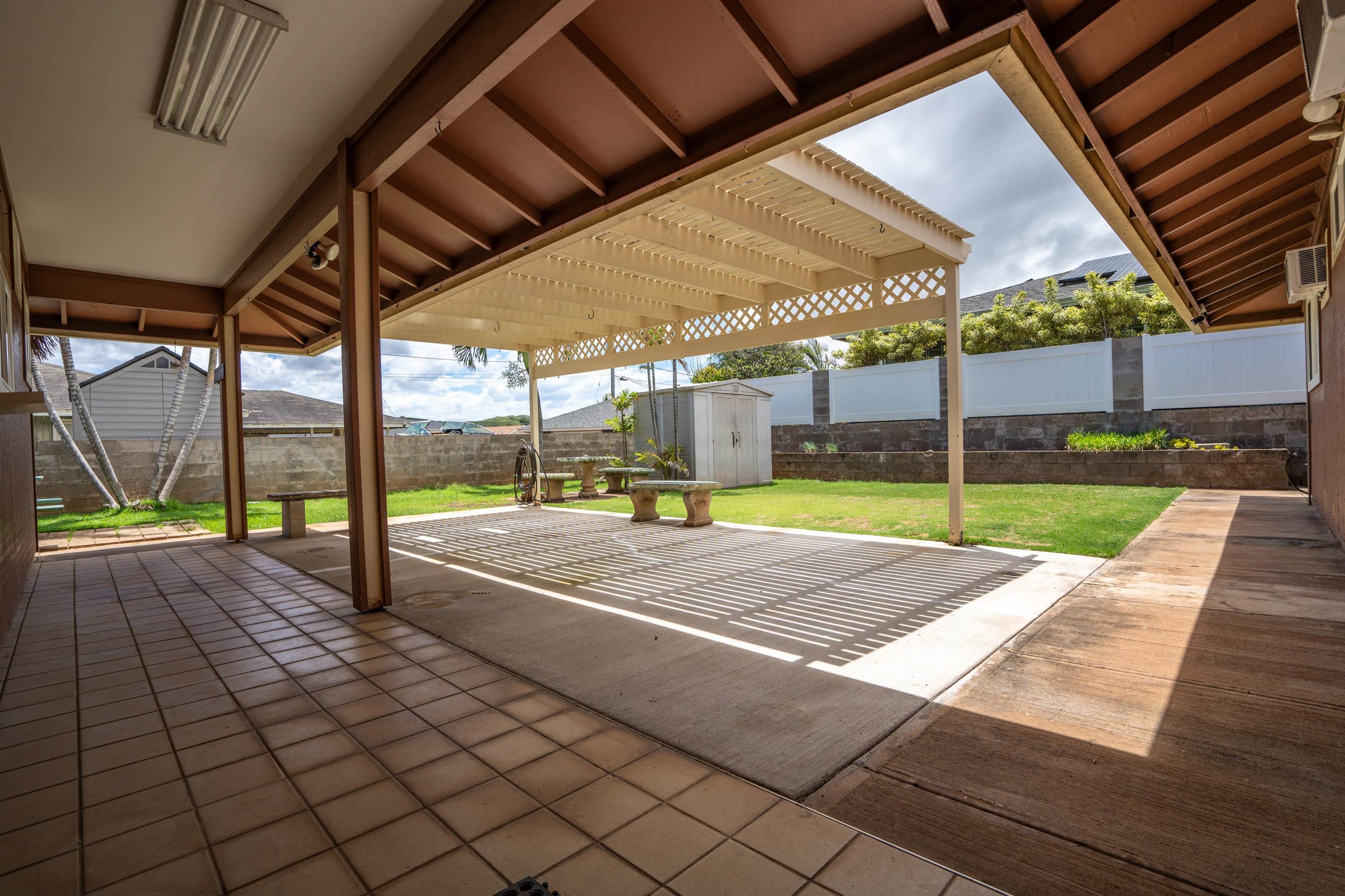 769  Makaala Dr Waiehu Terrace, Wailuku home - photo 22 of 26