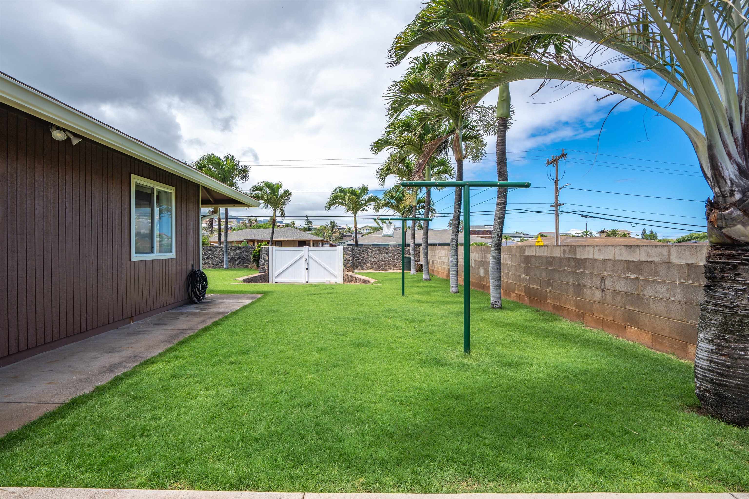 769  Makaala Dr Waiehu Terrace, Wailuku home - photo 23 of 26