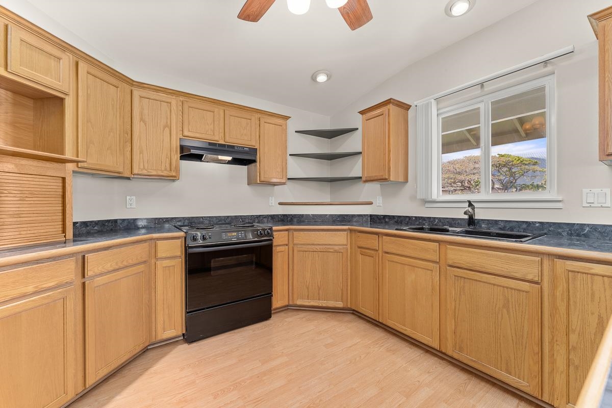 77  Kealohilani St Maui Lani, Kahului home - photo 11 of 33